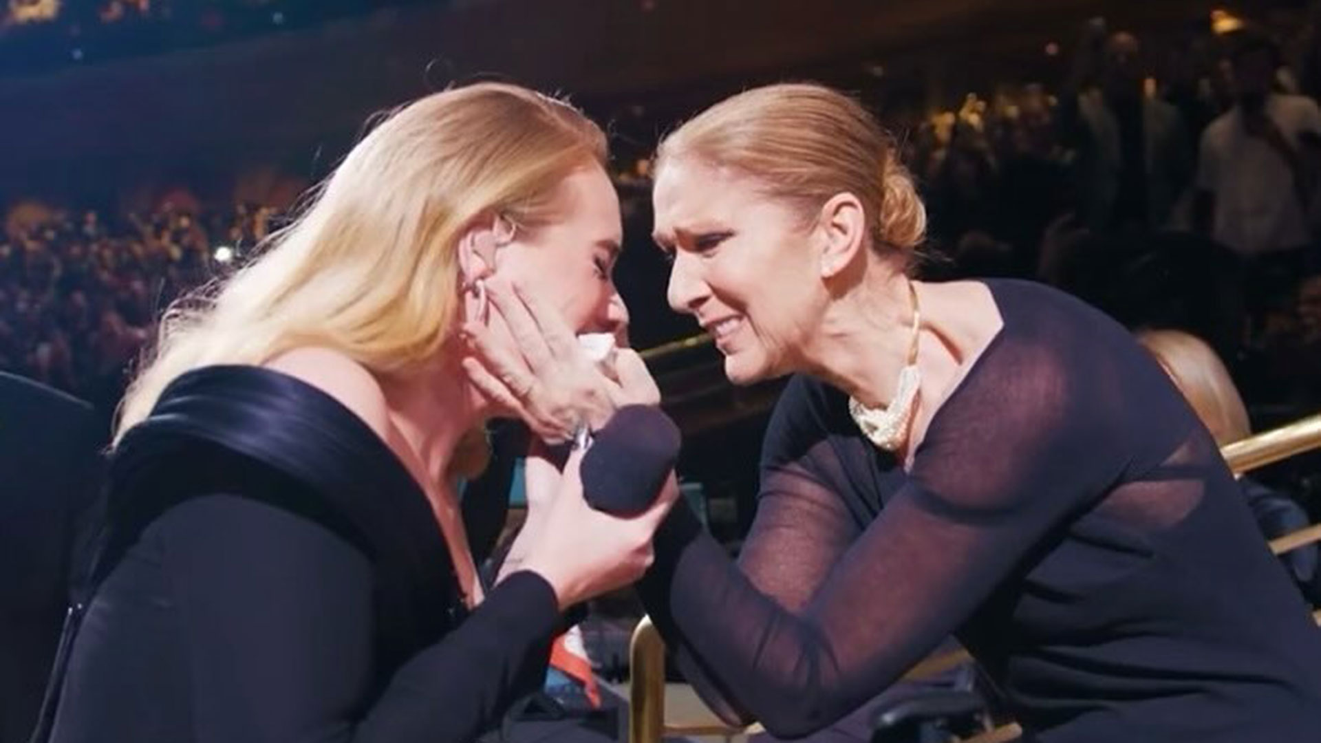 Adele se declara após encontrar Celine Dion: ‘Te amo muito’