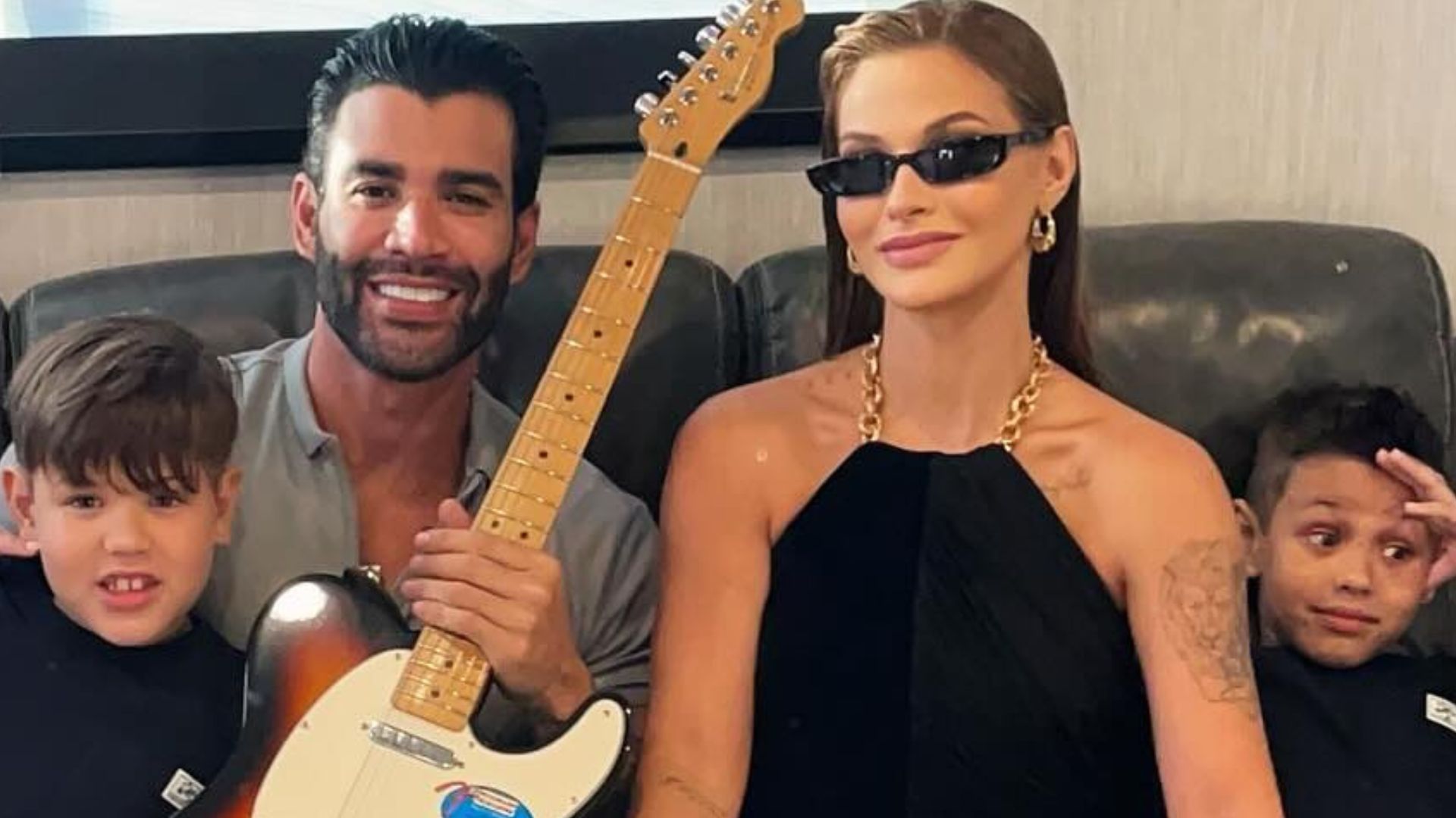 Andressa Suita abre álbum de fotos com Gusttavo Lima e os filhos em Miami
