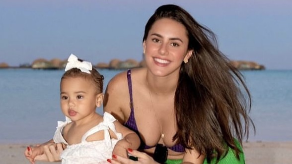 Irmã de Bianca Biancardi resgata fotos com Mavie para aniversário da pequena