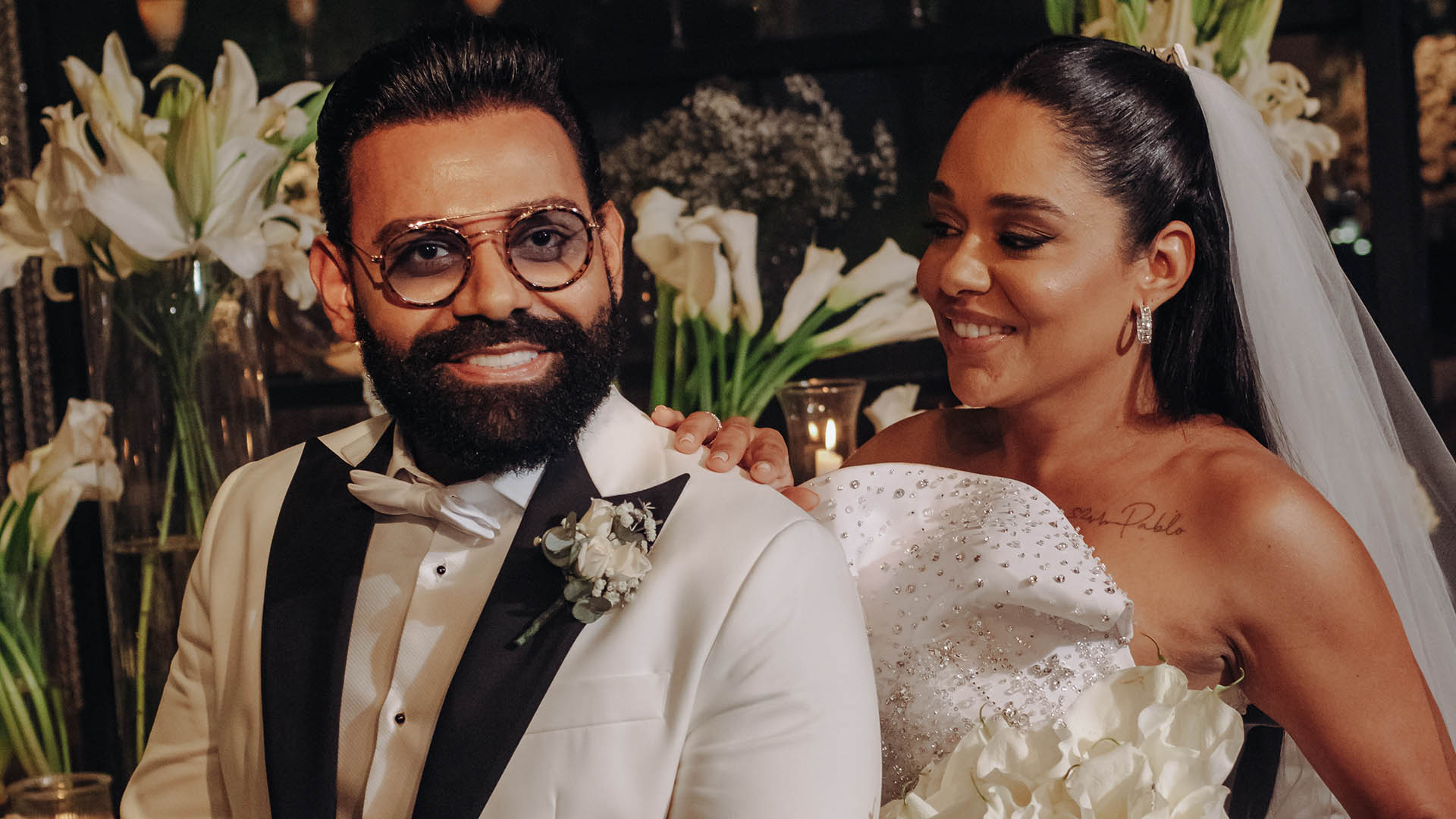 Pablo faz festa de casamento surpresa após 23 anos de união com a esposa