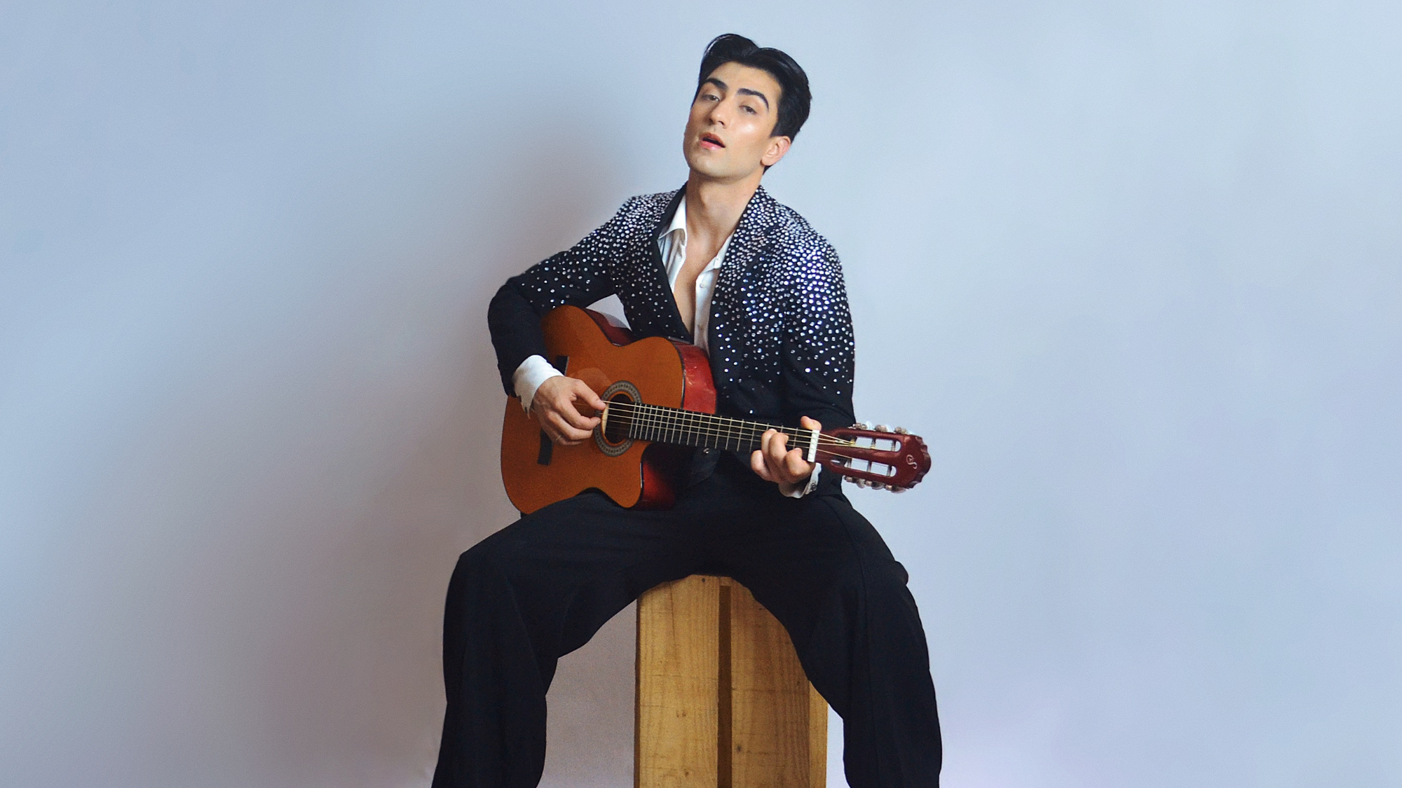 Gustavo Waz encara o desafio de humanizar Elvis Presley em musical: ‘Figura icônica’