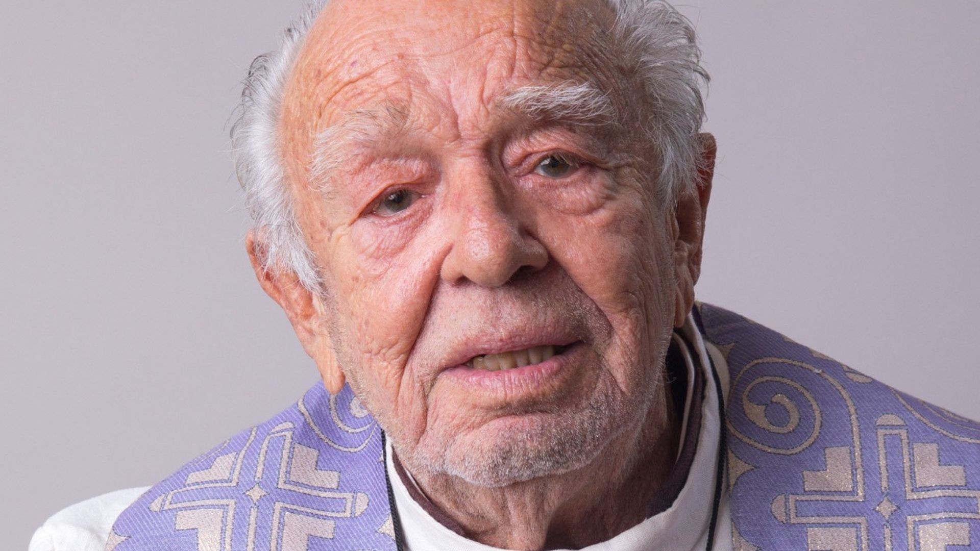 Morre Emiliano Queiroz, ator de várias novelas da Globo, aos 88 anos