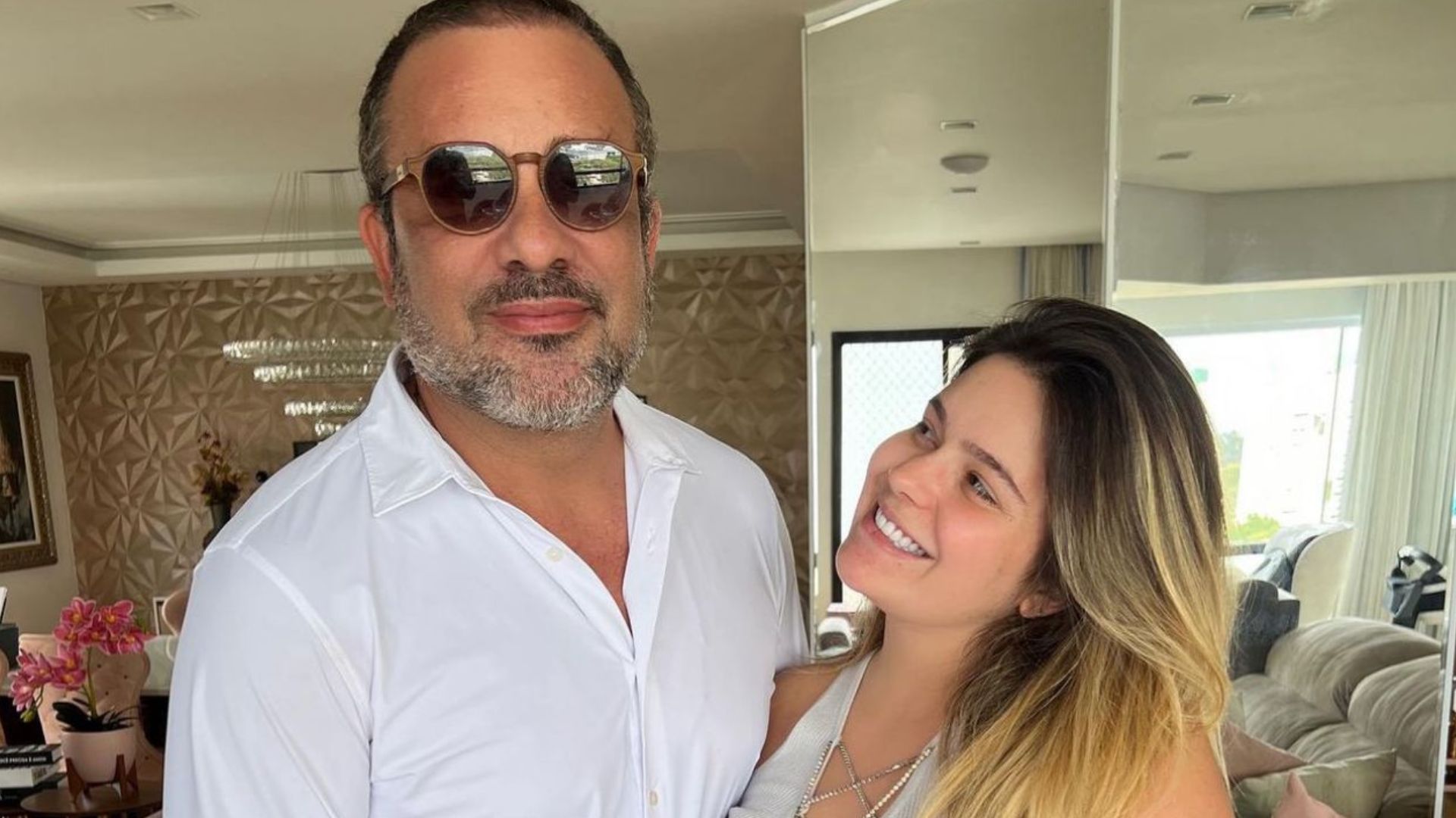 Pai de Viih Tube lamenta afastamento da filha durante desabafo: “Sem contato”