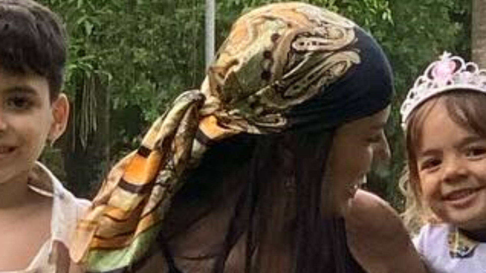 Ex-BBB Fernanda Bande encanta ao mostrar momentos especiais com os filhos