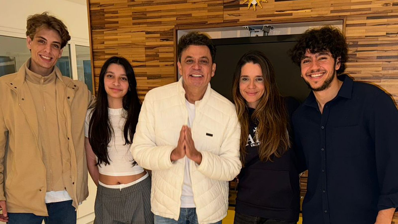 Frank Aguiar abre intimidade ao falar dos filhos: ‘Motivo maior da minha vida’