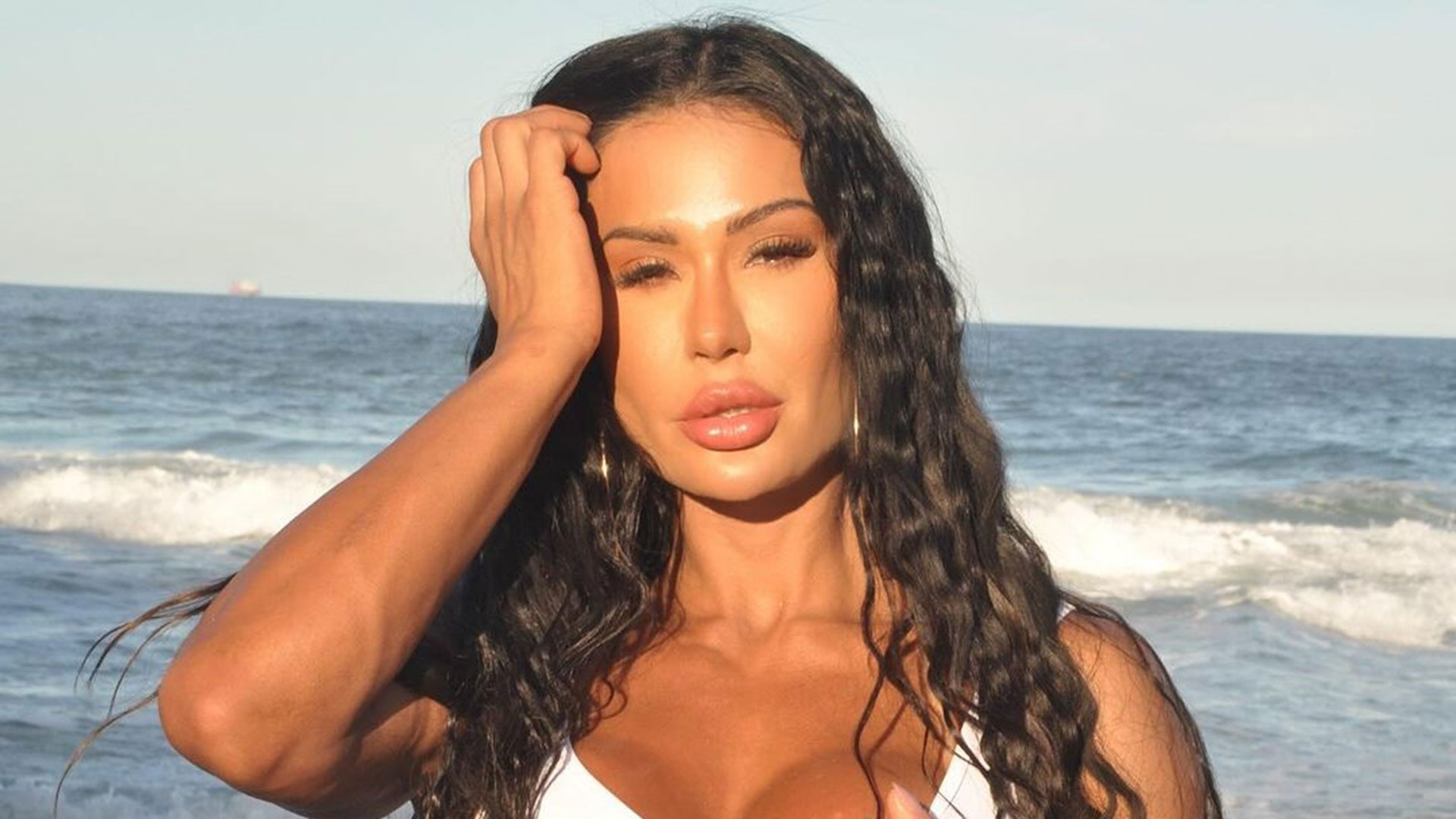 Gracyanne Barbosa abre o jogo sobre a vida de solteira: ‘Os caras têm medo’