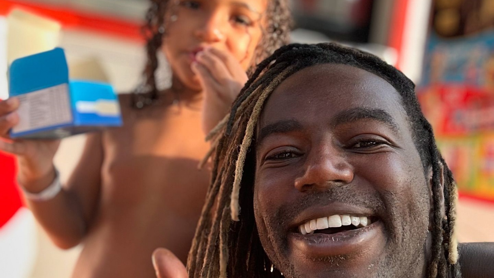 Jonathan Azevedo viaja com a família para comemorar aniversário do filho
