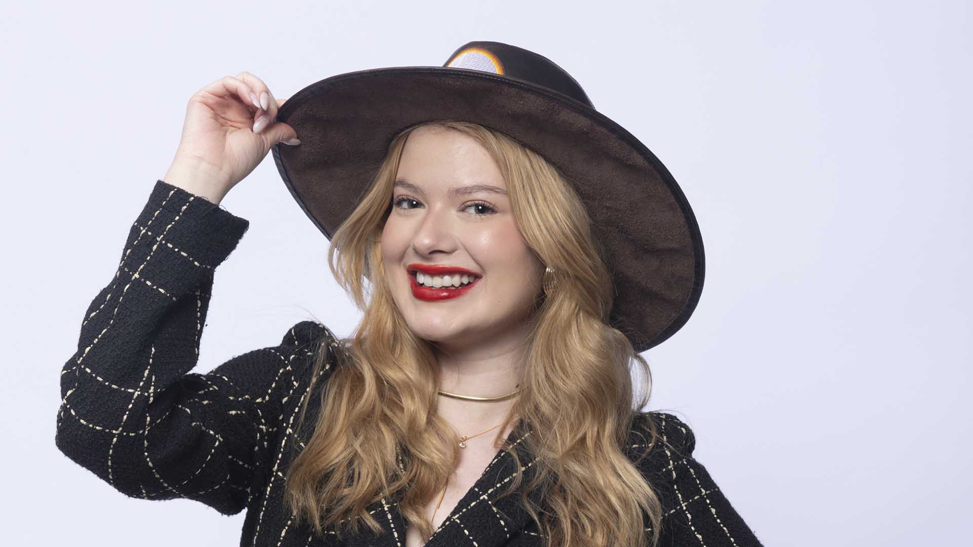 A Fazenda 16: Julia vence a Prova do Fazendeiro e foge da roça