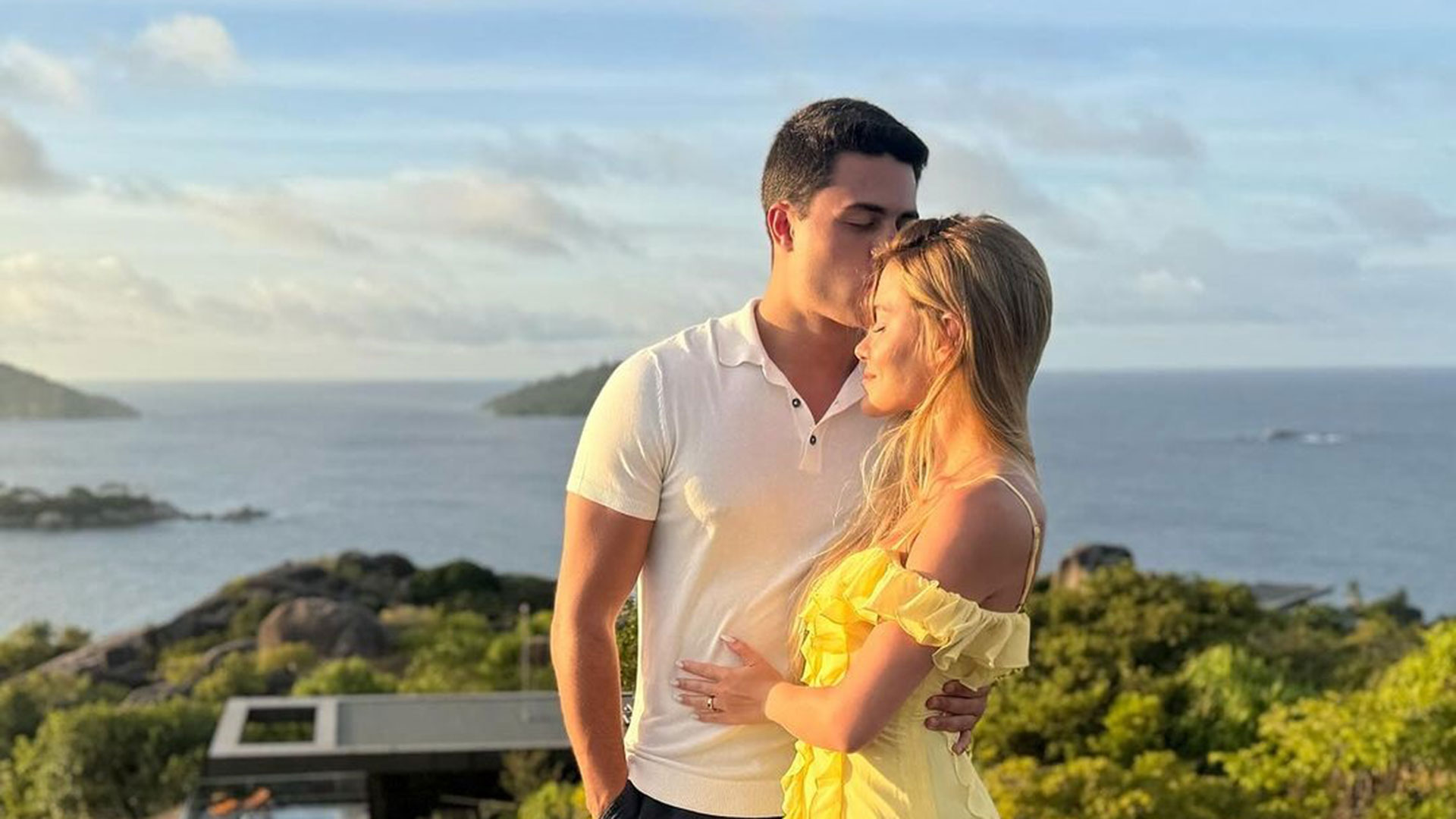 Júlia Vieira revela arrependimento no namoro e vontade de ter filhos