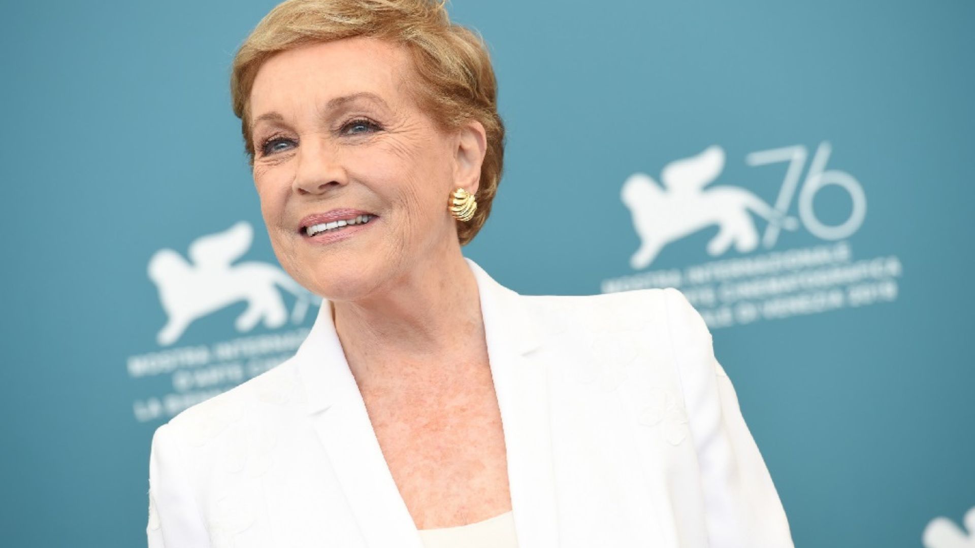 Julie Andrews chega aos 89 anos com carreira lendária e título de Dama