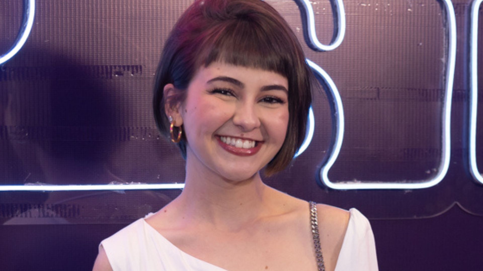 Klara Castanho celebra nova novela na Globo