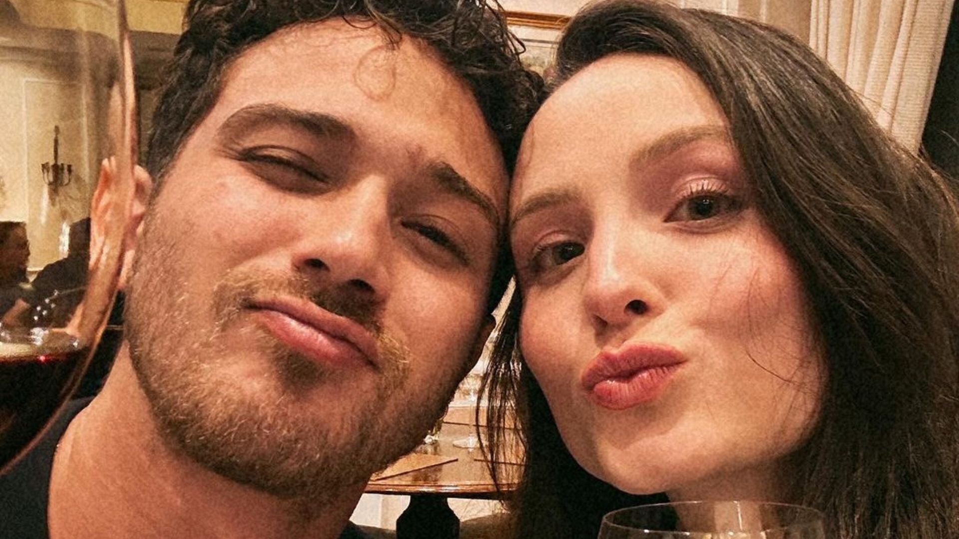 Larissa Manoela celebra dez meses do casamento com André Luiz Frambach