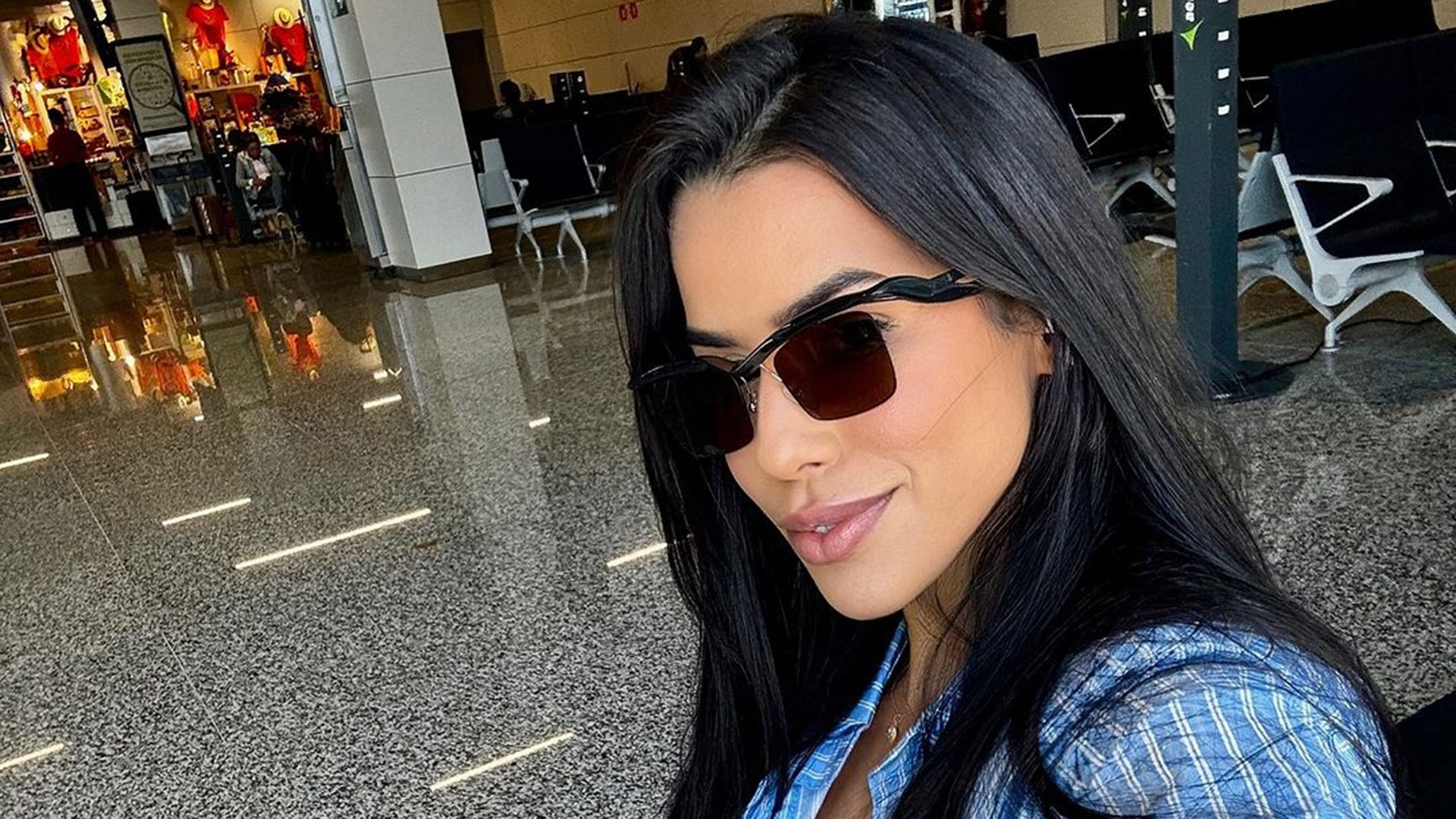 Larissa Tomásia fica em choque com pedido inusitado de seguidor