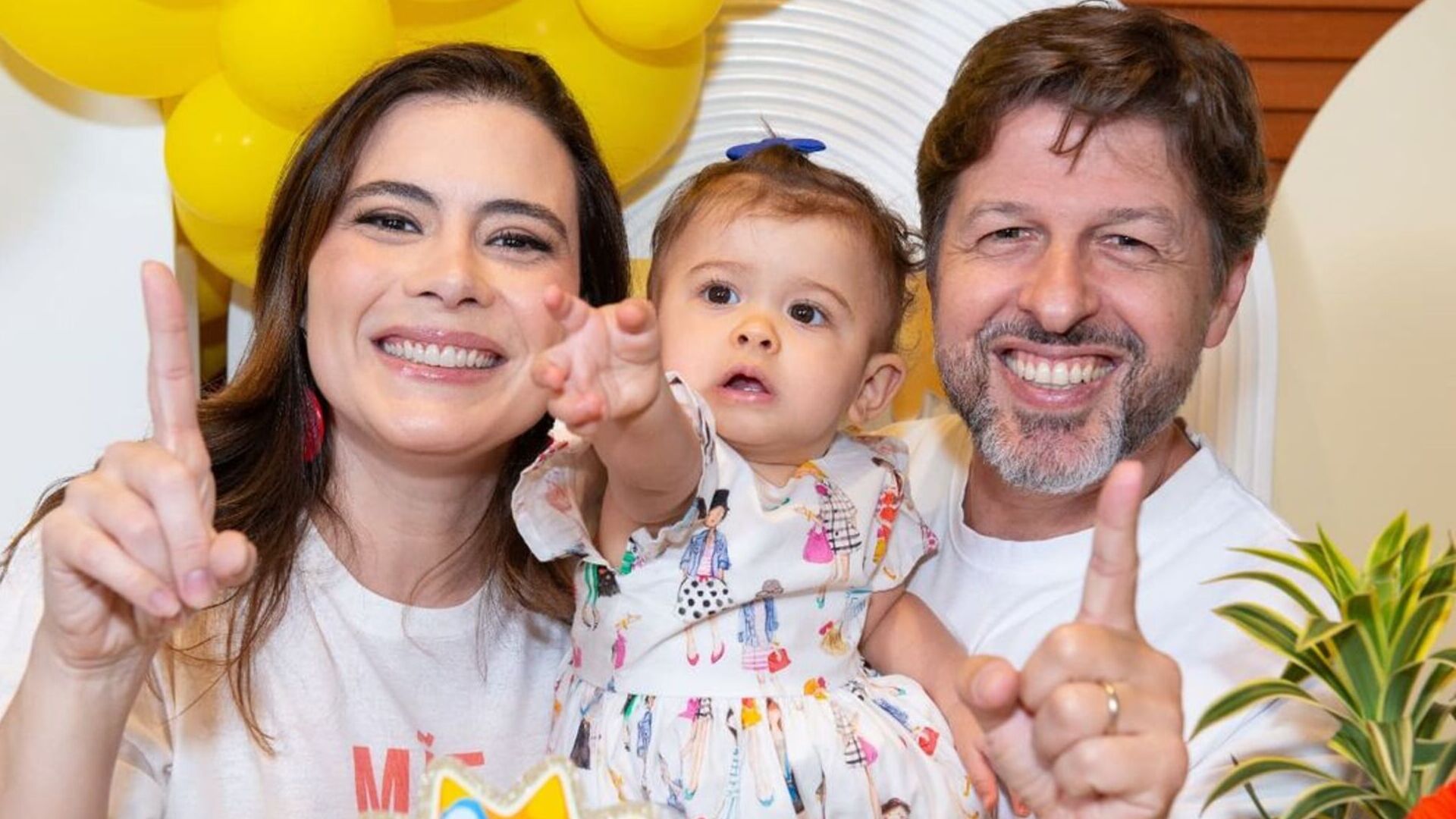 Após gravidez surpresa, Michelle Loreto revela se dará irmãos para a filha