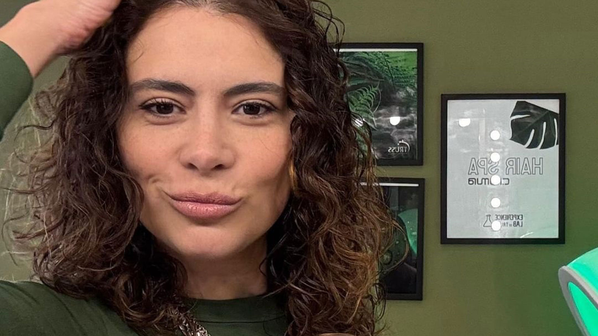 Michelle Loreto exibe cabelo natural: ‘Levei mais de 40 anos para assumir’