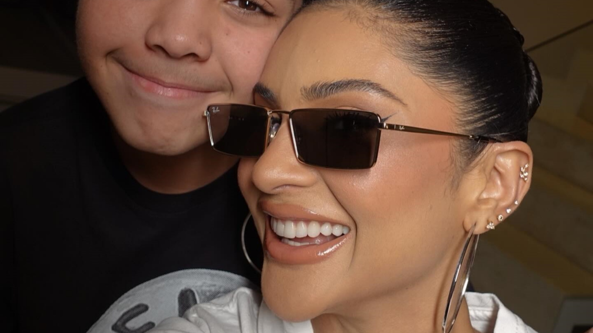 Mileide Mihaile chama atenção ao postar fotos com o filho: ‘Tá um rapaz’