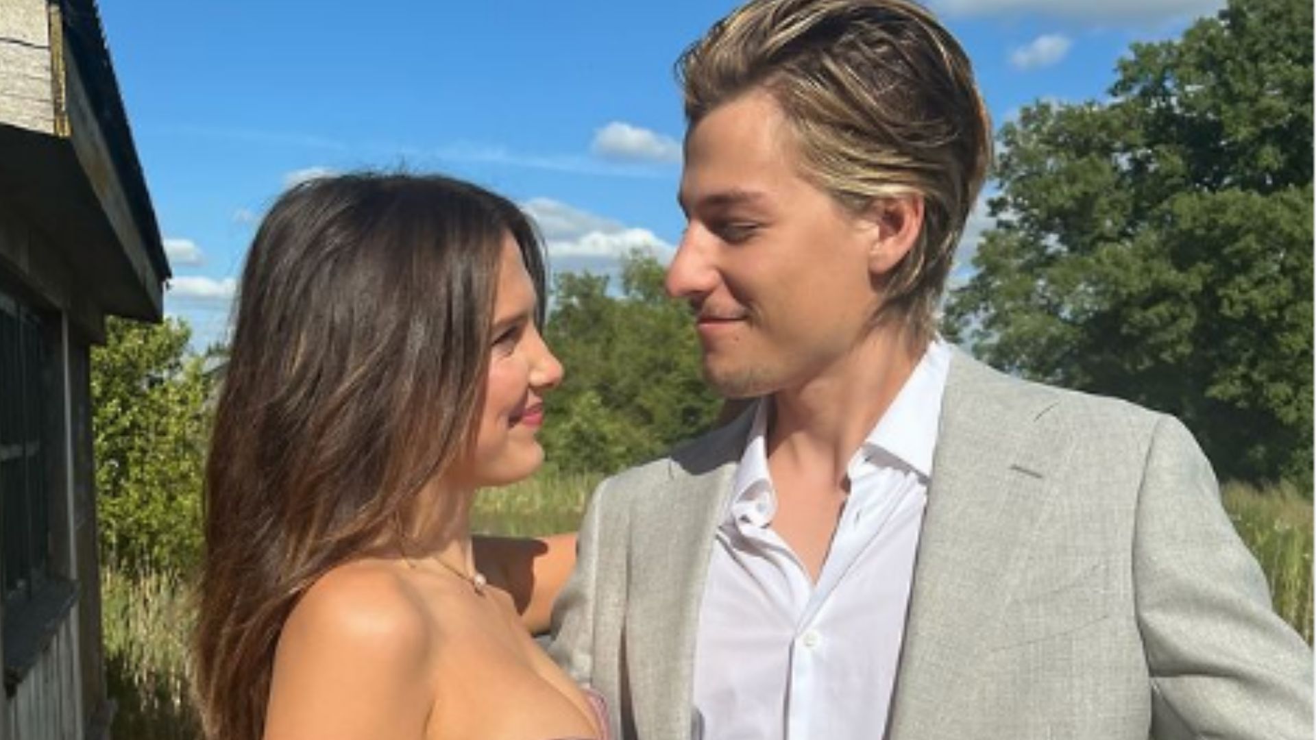 Veja o bolo de casamento diferentão e enorme de Millie Bobby Brown