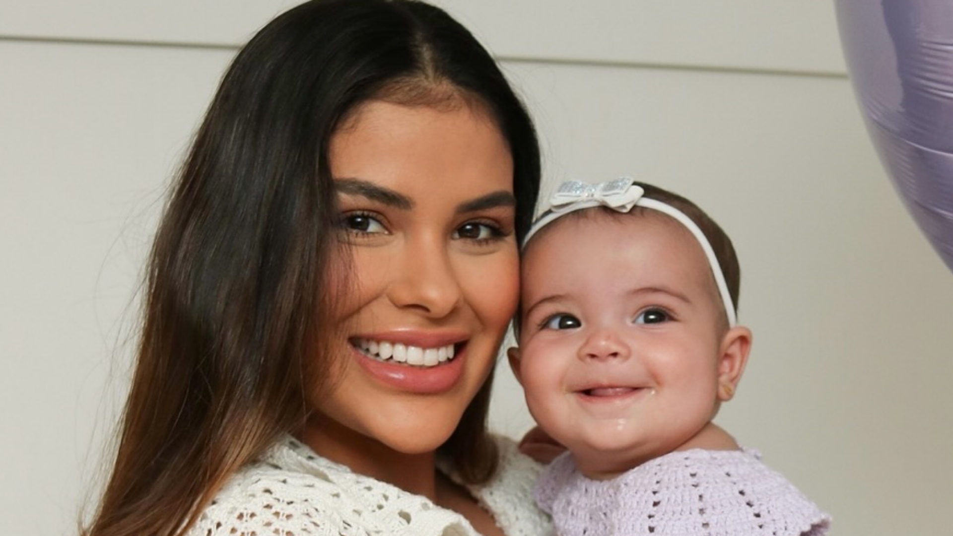 Filha de Munik Nunes surge estilosa em festa de mesversário: ‘Que perfeição’