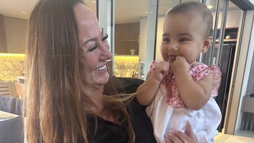 Mãe de Neymar, Nadine comemora aniversário de primeiro ano de Mavie