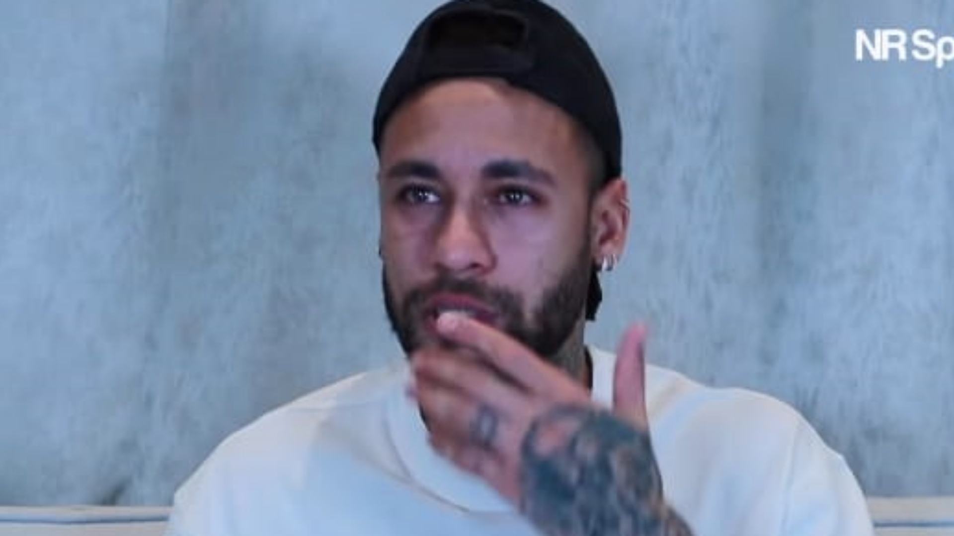Neymar chora ao falar sobre volta aos gramados e avisa: ‘Não volto meia-boca’