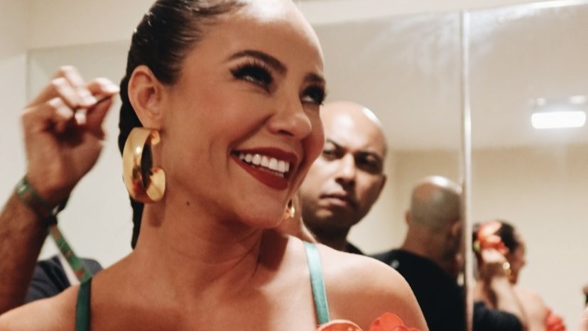 Paolla Oliveira abre álbum de fotos do mês de setembro e encanta seguidores