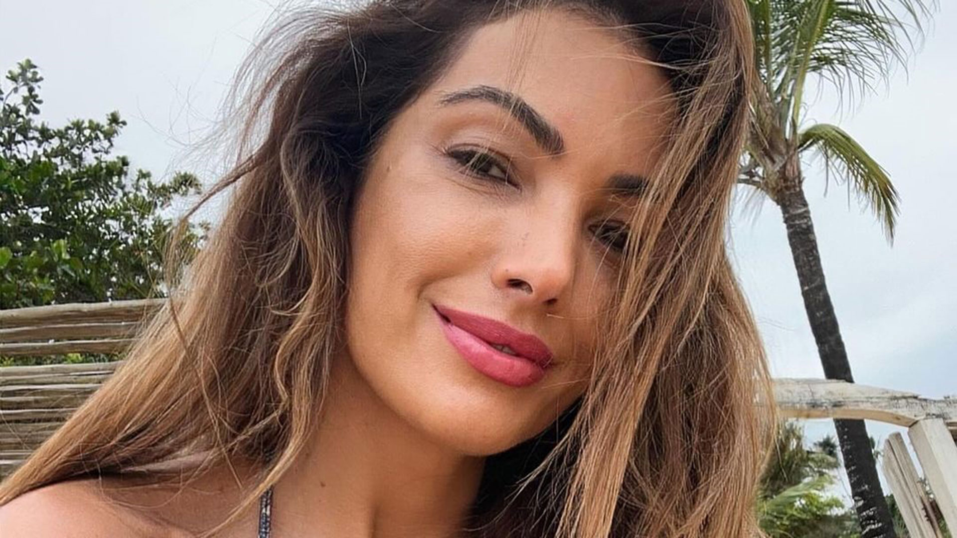 Patrícia Poeta mostra vídeo de aula de samba e recebe elogios