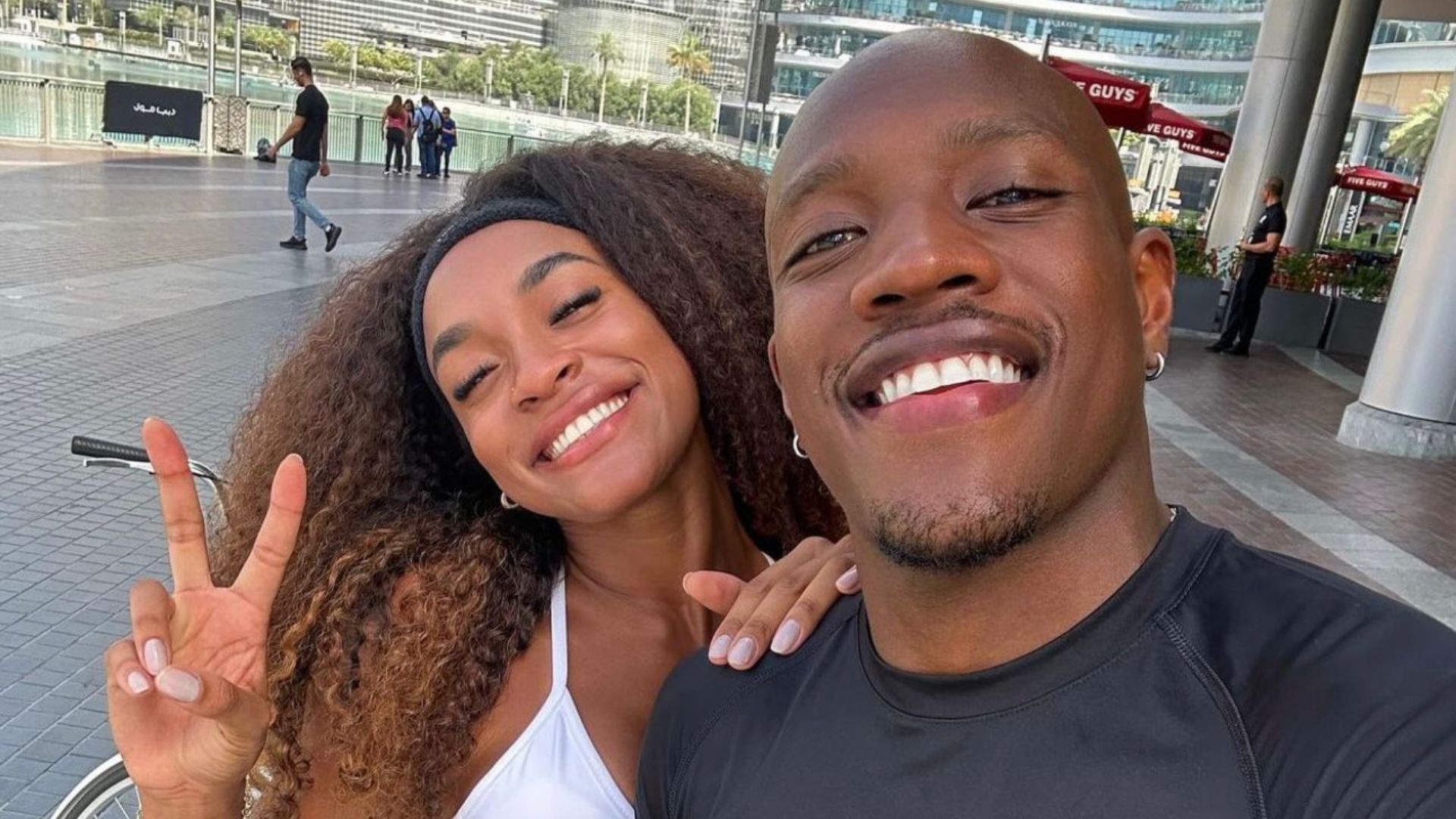 Apaixonada, Patrícia Ramos compartilha coleção de fotos ao lado do namorado