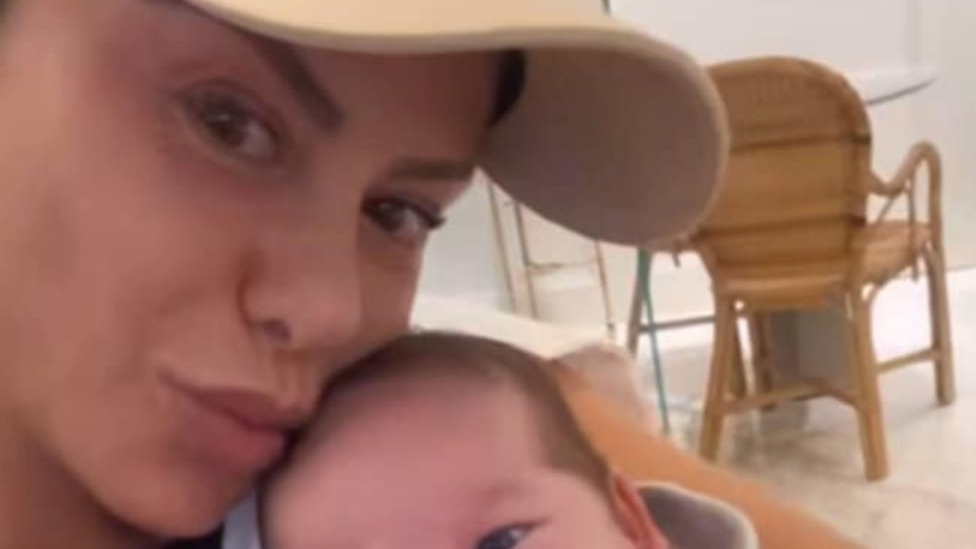 Poliana Rocha se derrete ao postar clique com o neto: ‘Amor’