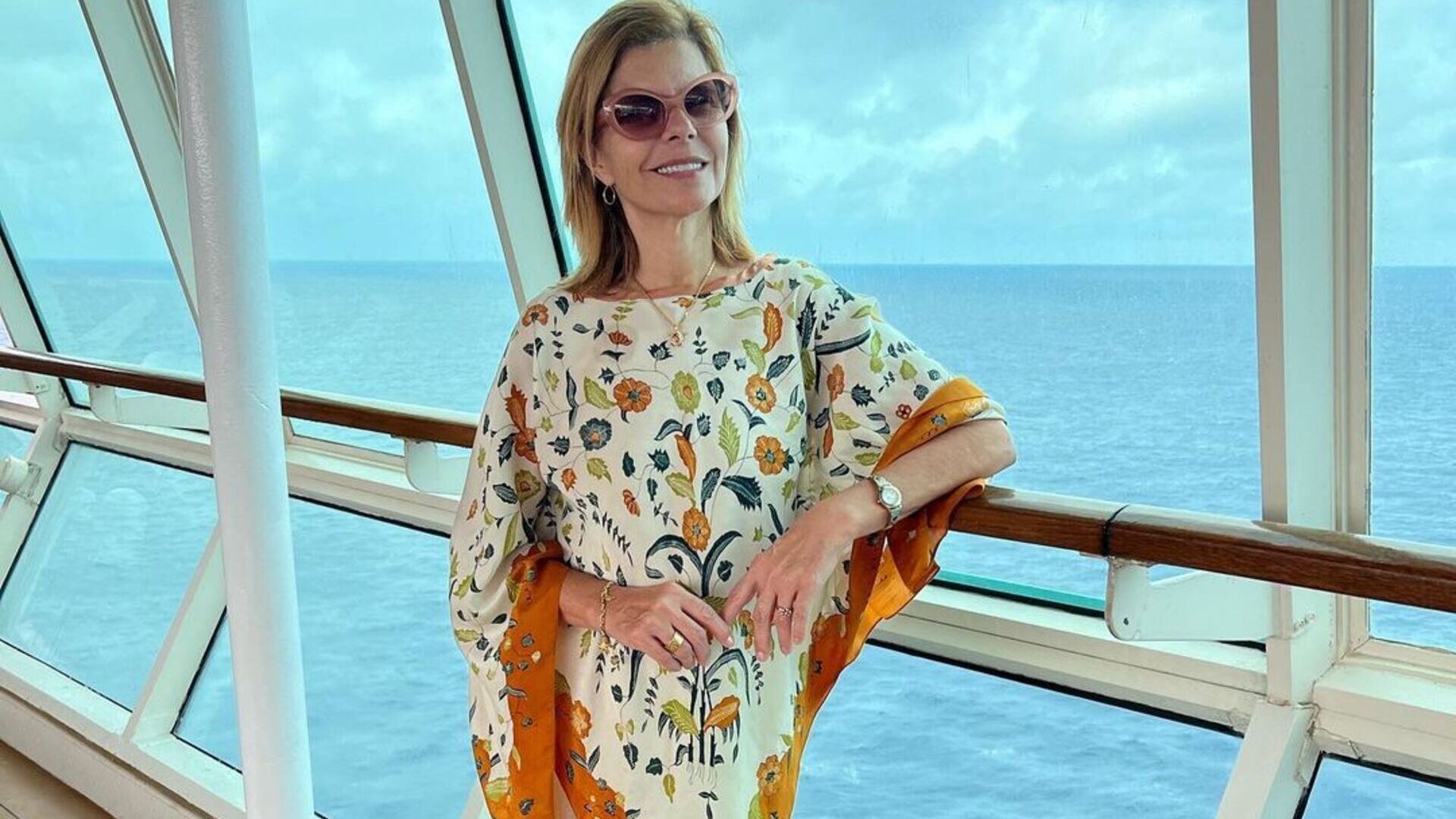 Rose Miriam conta que navio em que está saiu da rota do furacão Milton