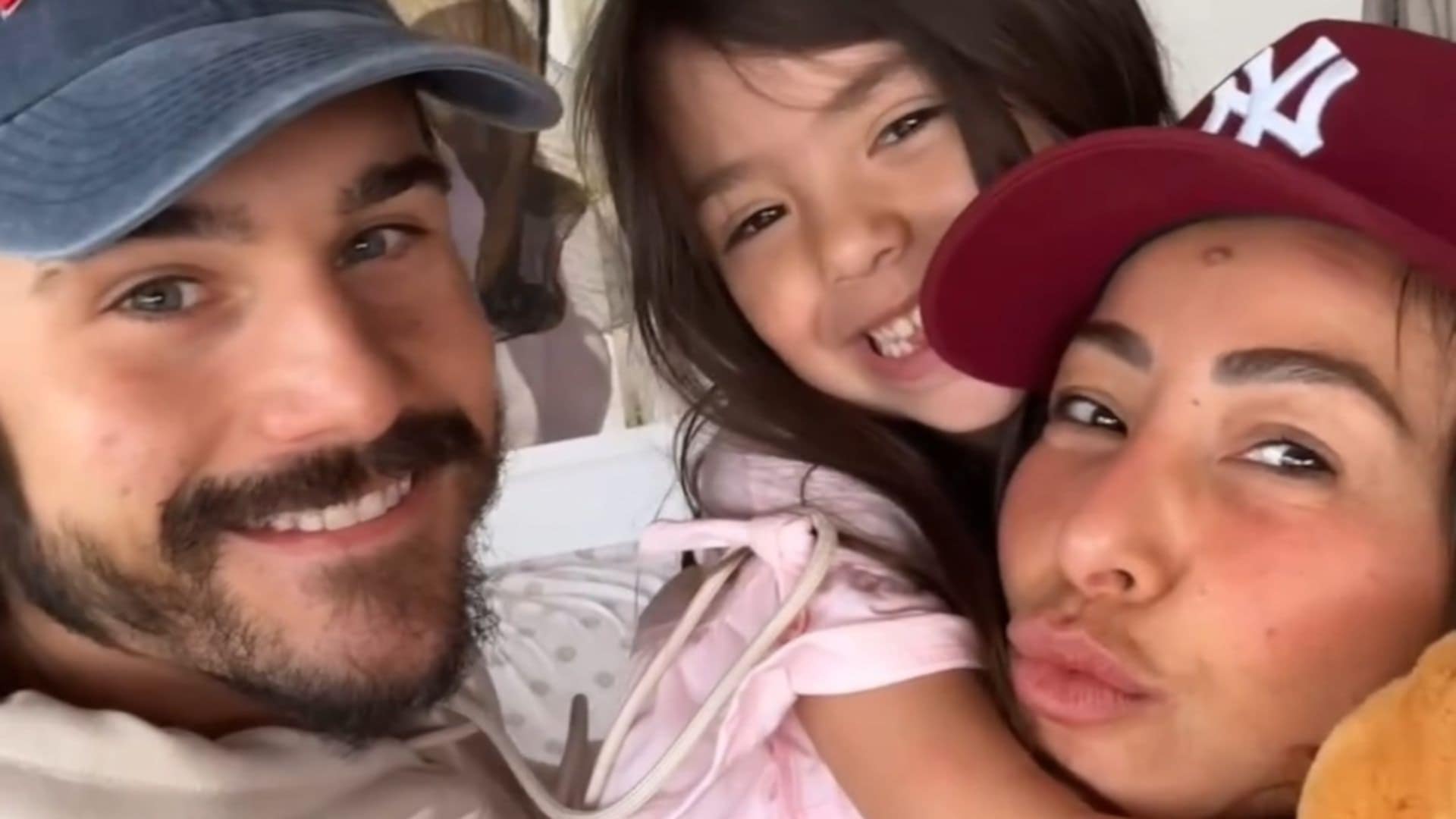Grávida, Sabrina Sato mostra manhã com Nicolas Prattes e Zoe