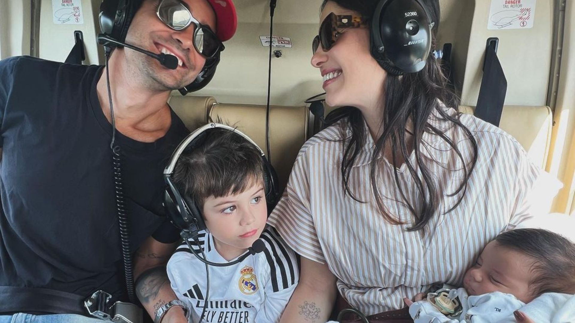 Sthefany Brito curte passeio de helicóptero com os filhos