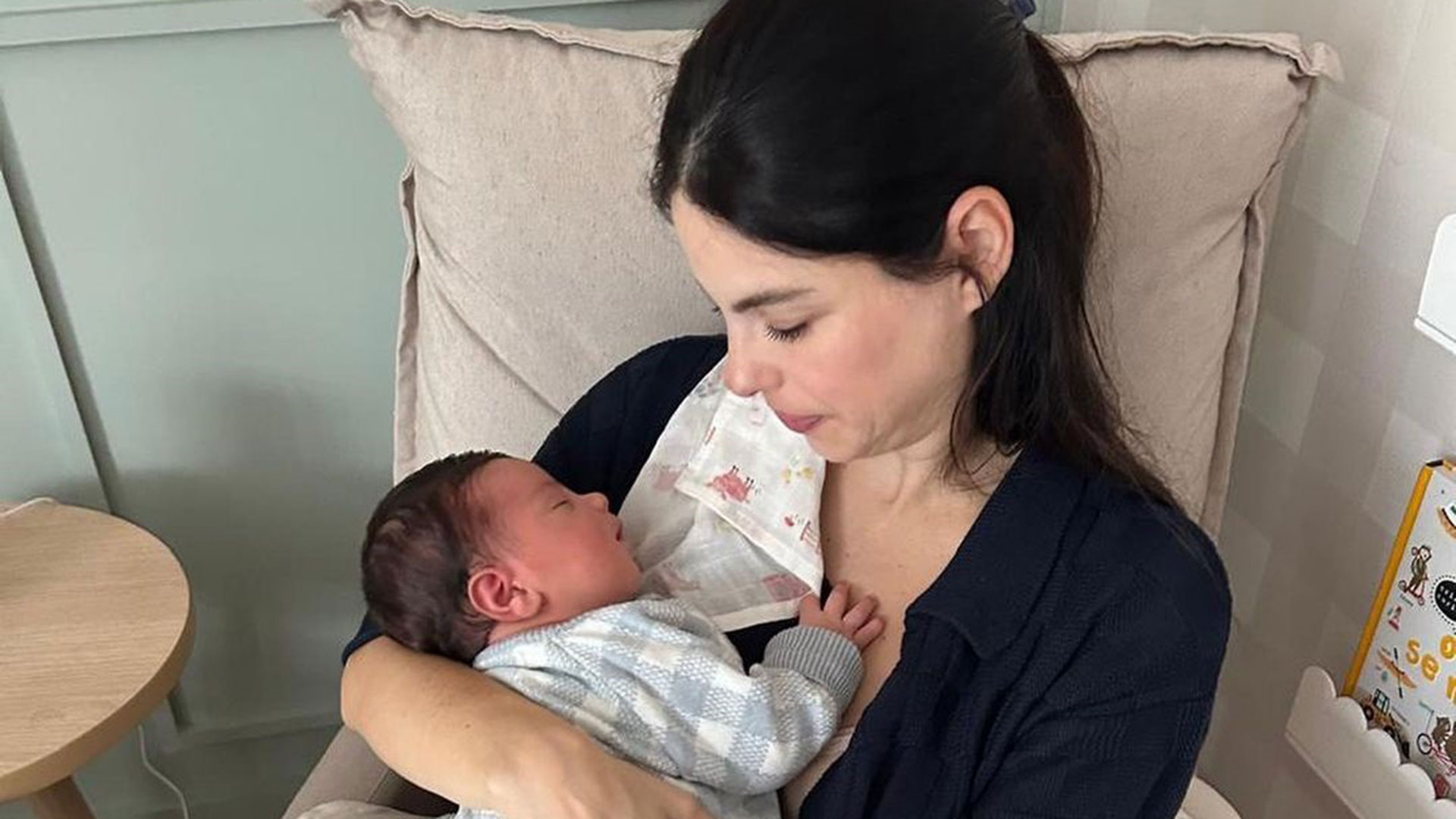 Sthefany Brito mostra interação fofa de cachorrinha de estimação com Vicenzo