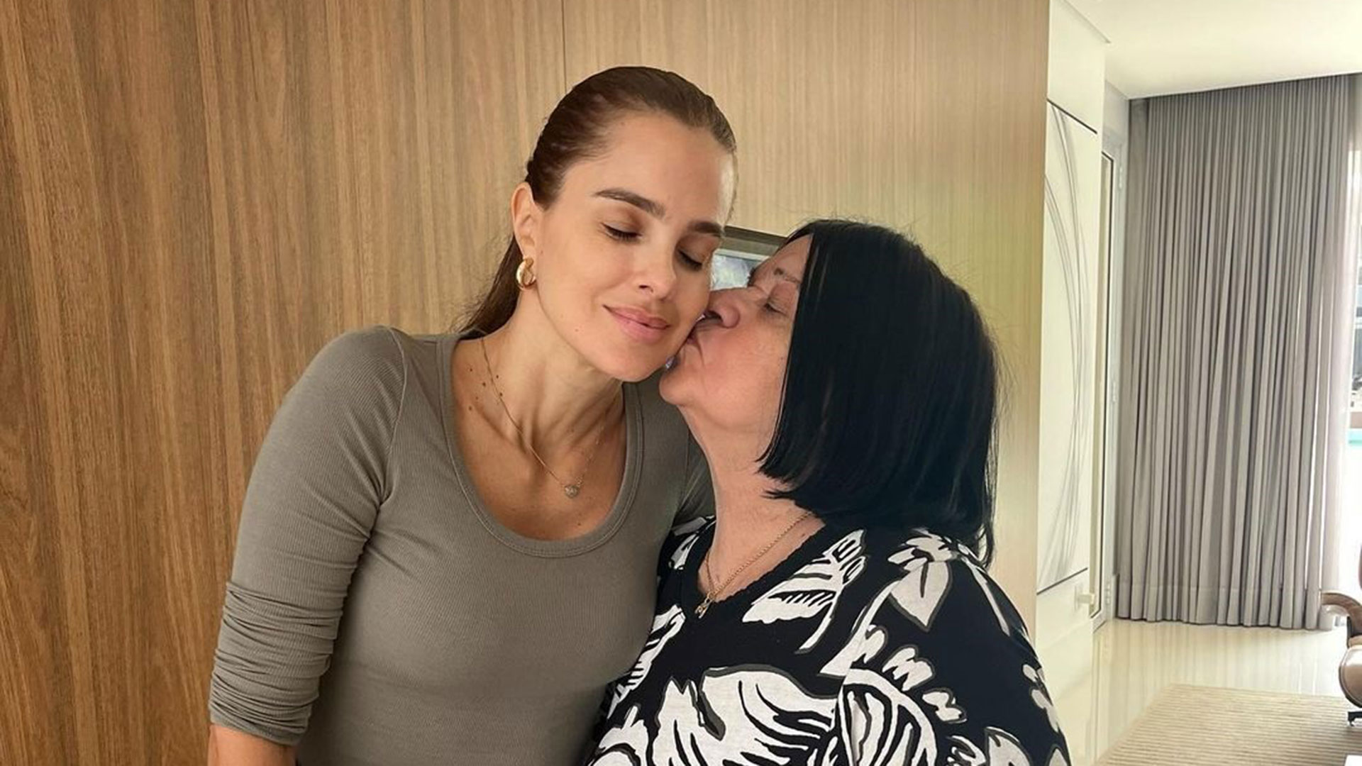 Vera Viel recebe visita da mãe durante pós operatório