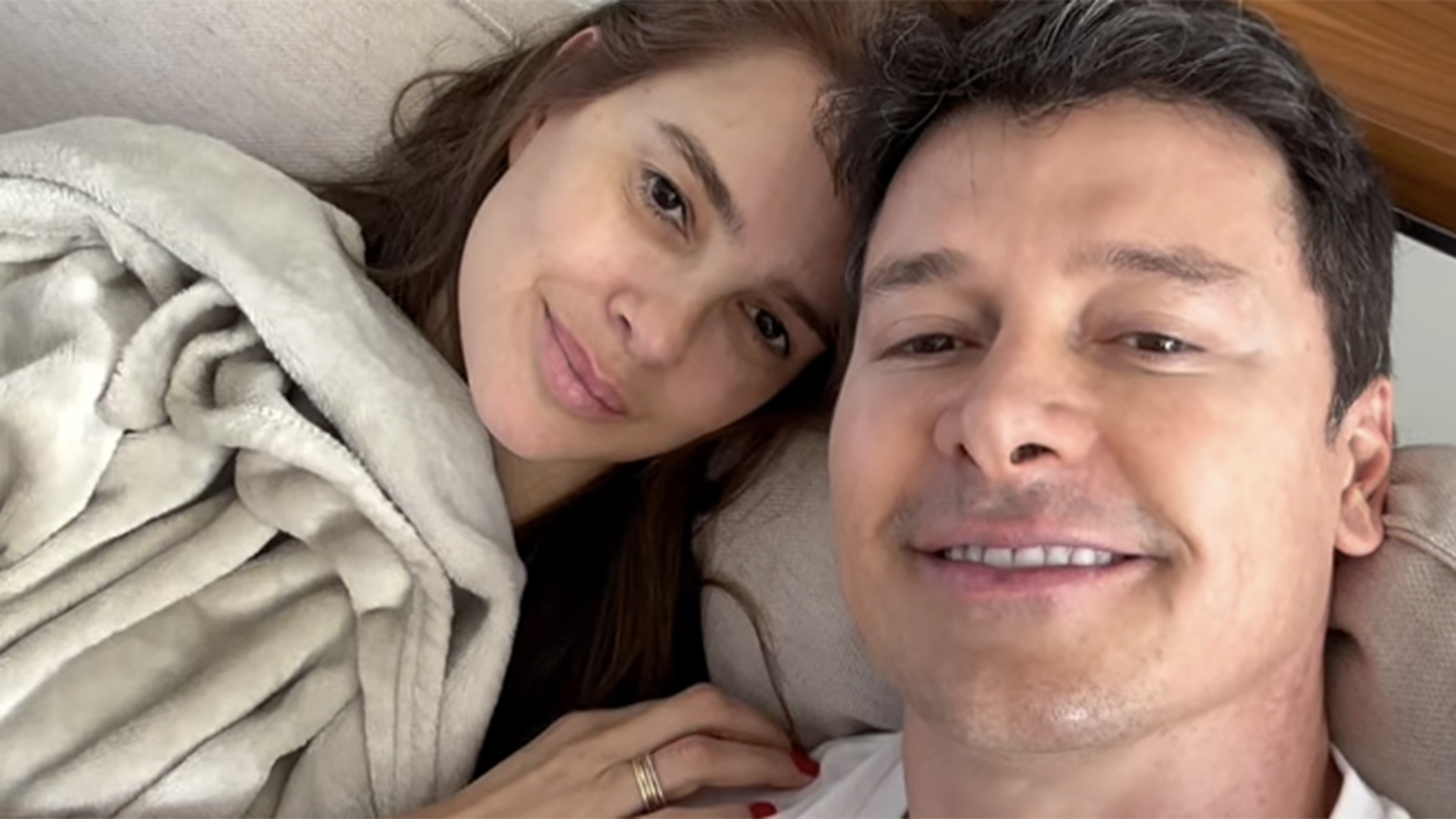 Rodrigo Faro exibe novo vídeo da esposa em casa após cirurgia: ‘Muita garra’