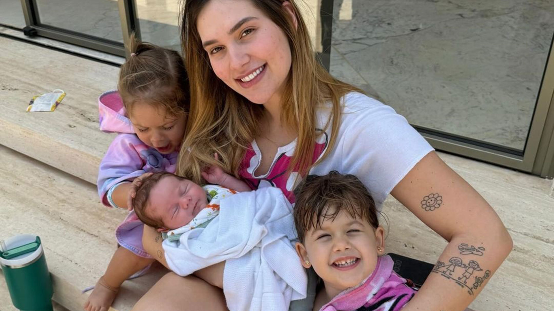 Virginia Fonseca impressiona com boa forma menos de um mês após o parto