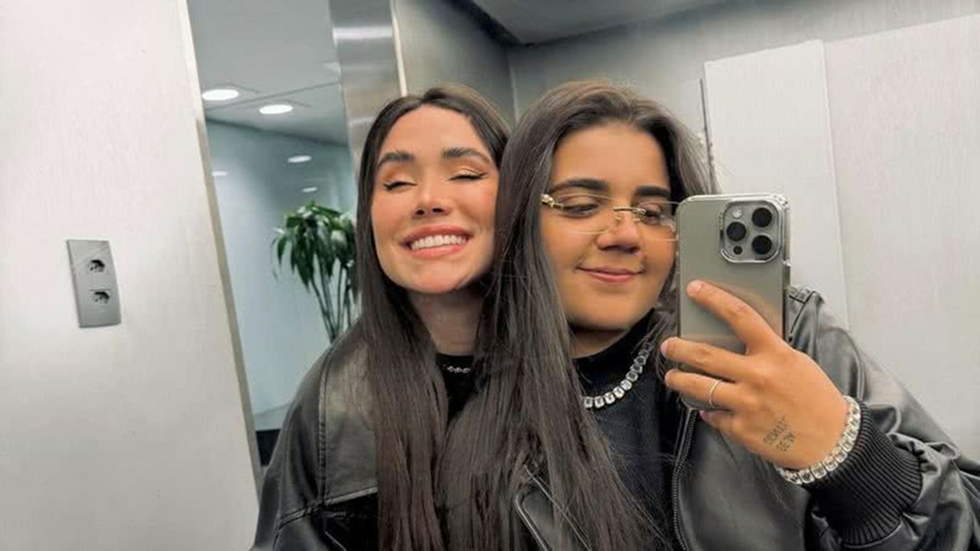 Yasmin Santos e Maria Venture