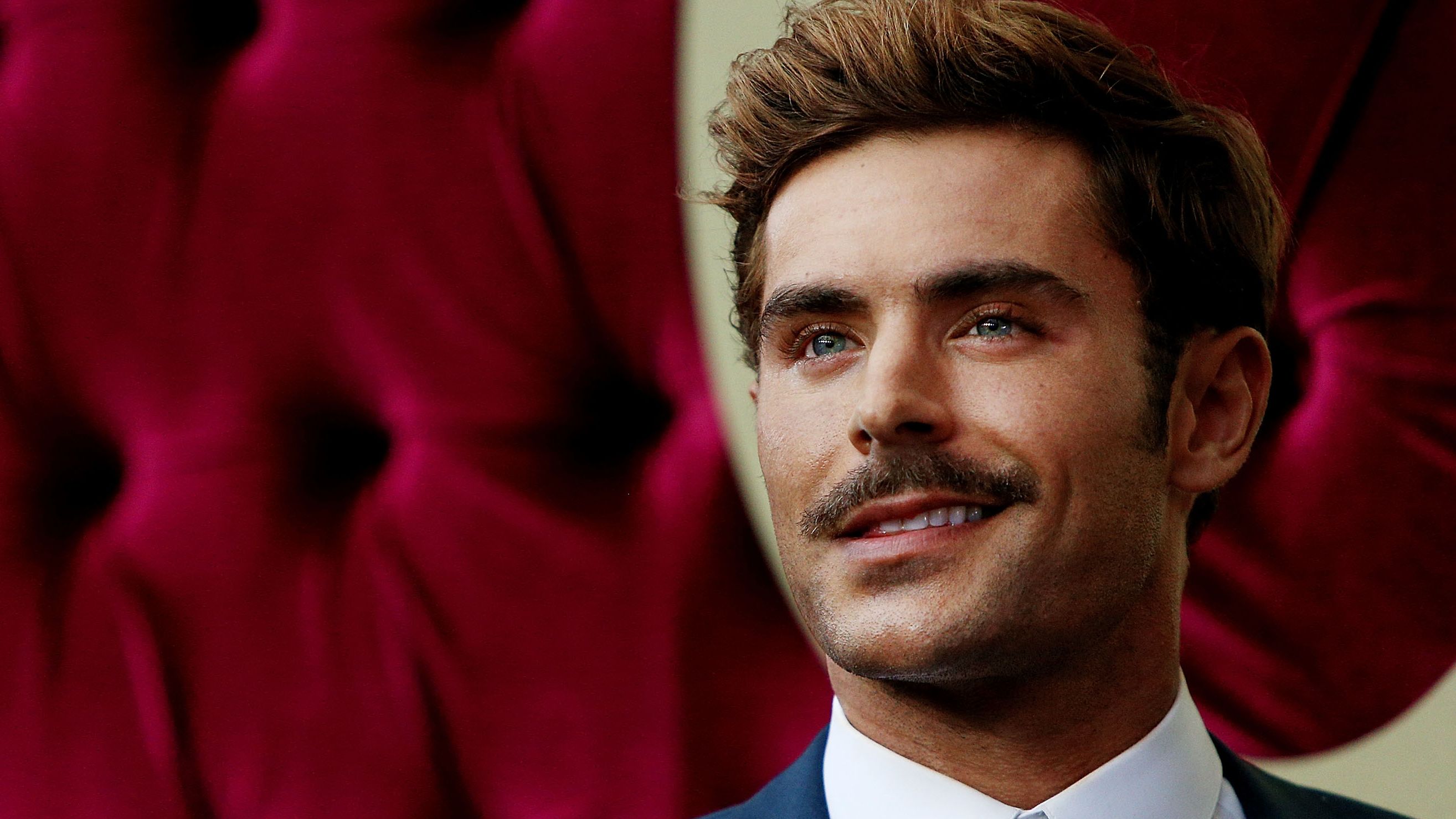 Zac Efron chega aos 37 com milhões na conta e na web; saiba seu patrimônio
