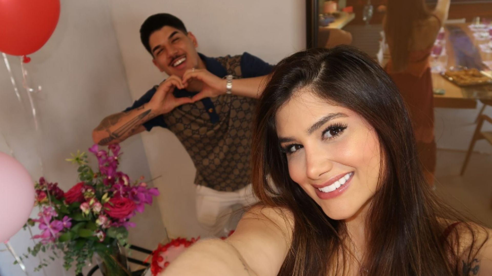Zé Vaqueiro presenteia esposa em aniversário e declara: “Grato a Deus pela sua vida”