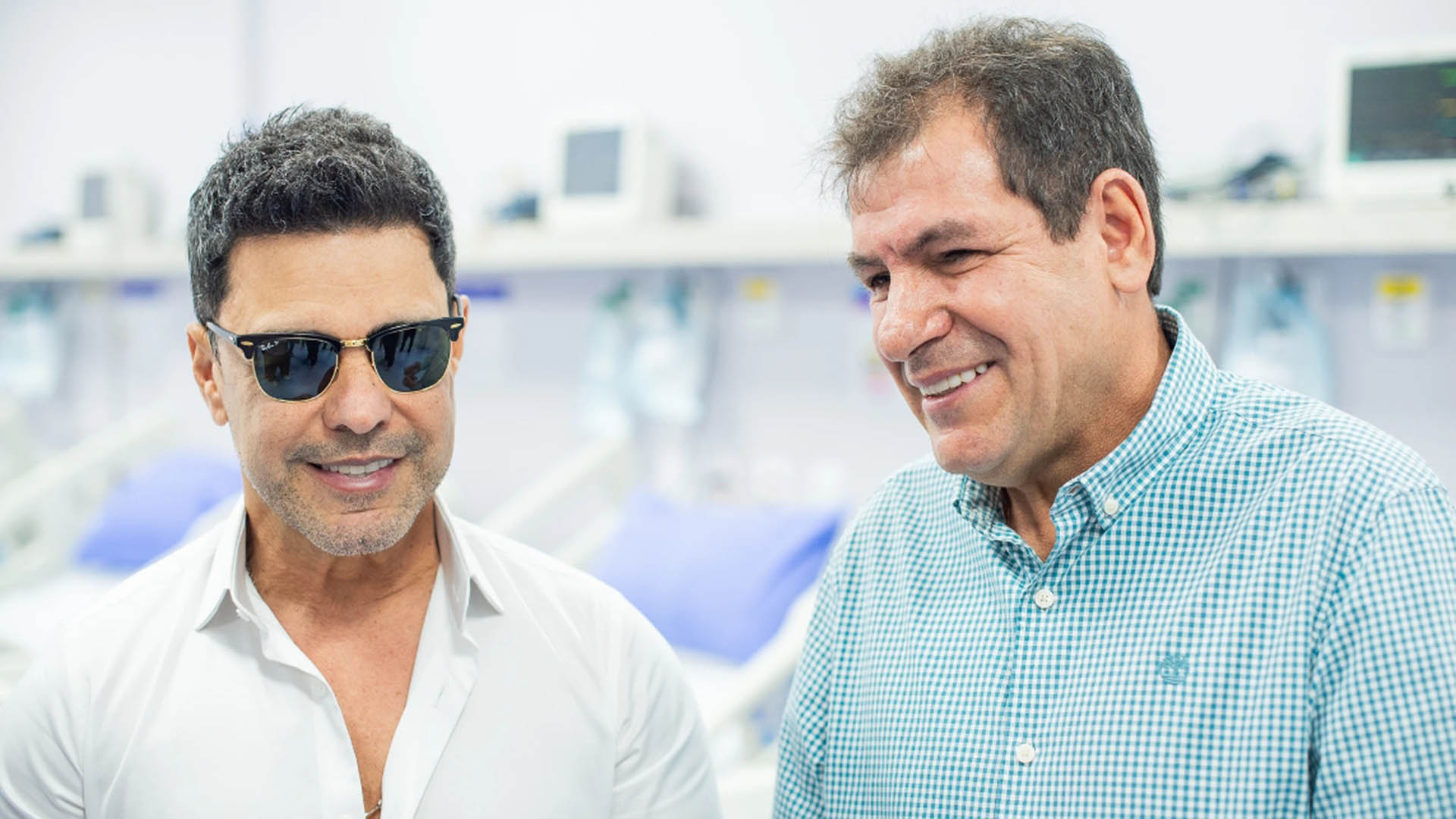 Zezé Di Camargo celebra o sucesso de hospital que leva o nome do seu pai