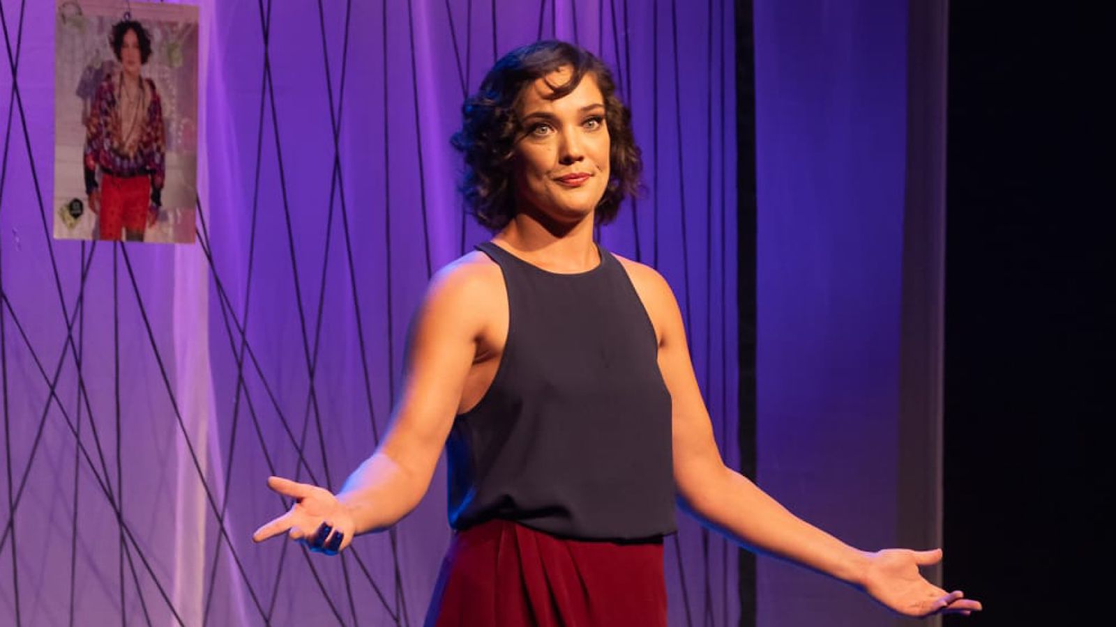 Adriana Birolli vibra com retorno aos palcos cariocas: ‘Grande magia do teatro’