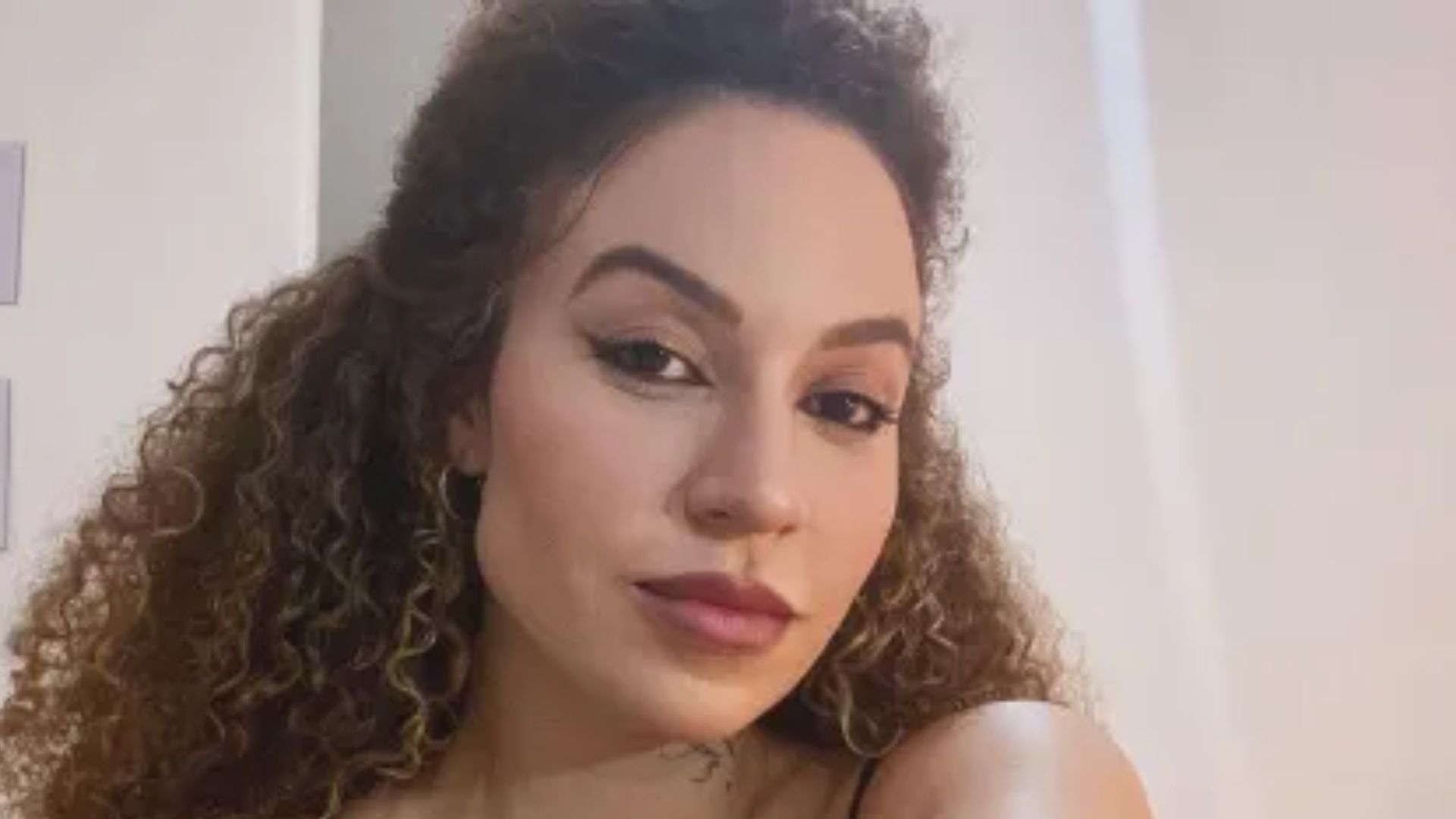 Ananda comenta B.O. contra Ana Paula Minerato: ‘Racistas não passarão!’