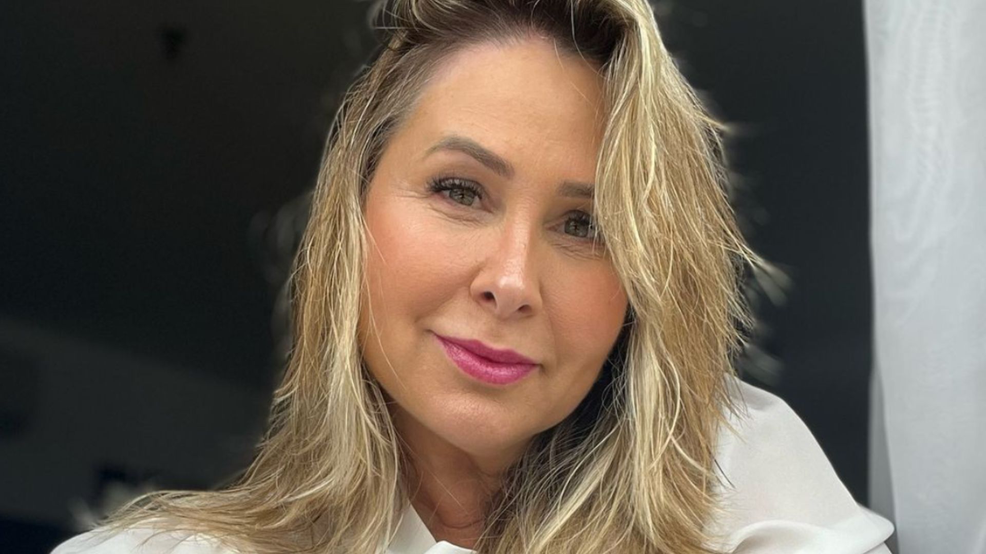 Ex-Paquita vira assunto após vítima relembrar calote: ‘Pega a pipoca’