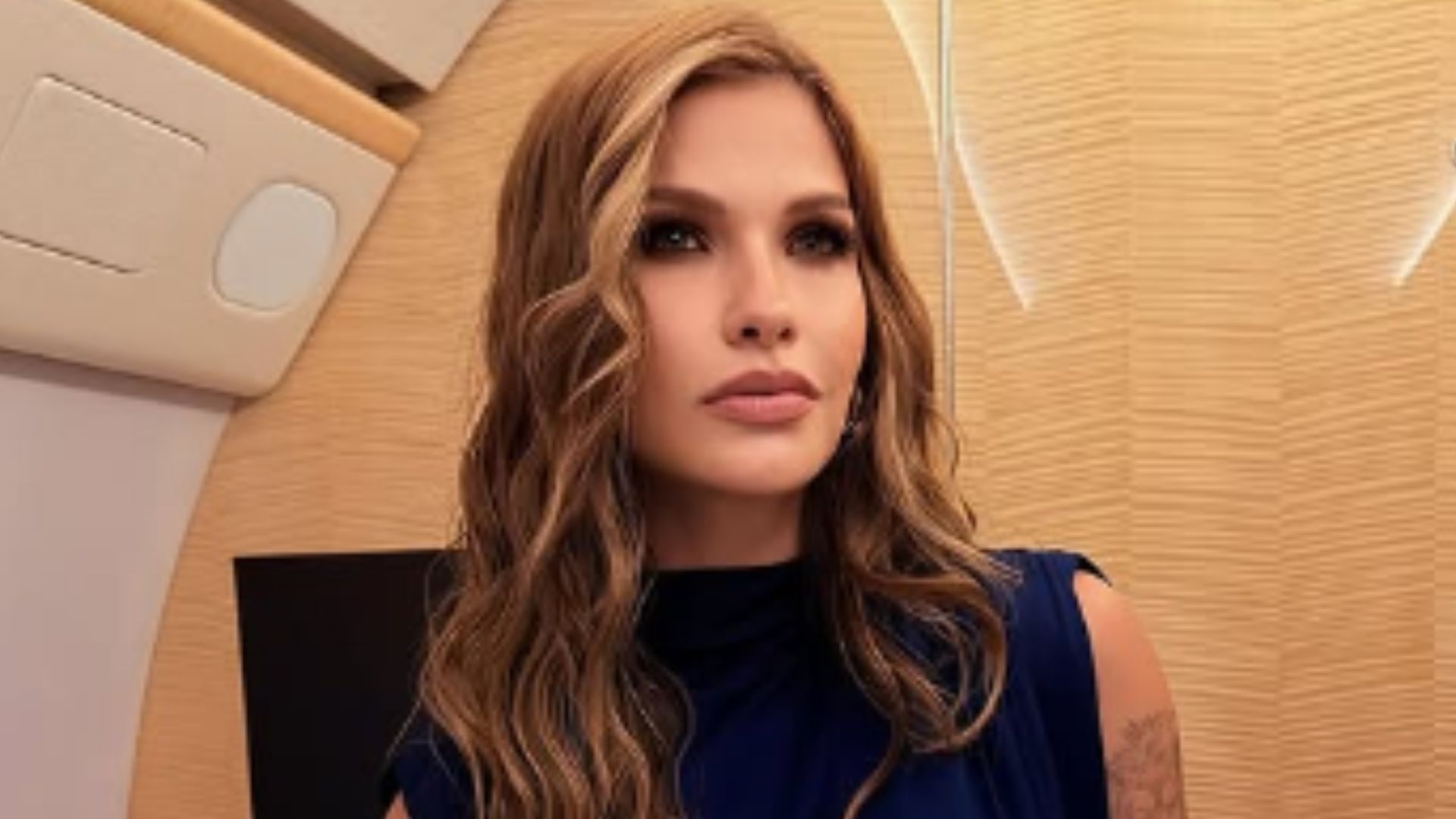 Andressa Suita manda presente para filhas de Silvio Santos. Saiba o que é
