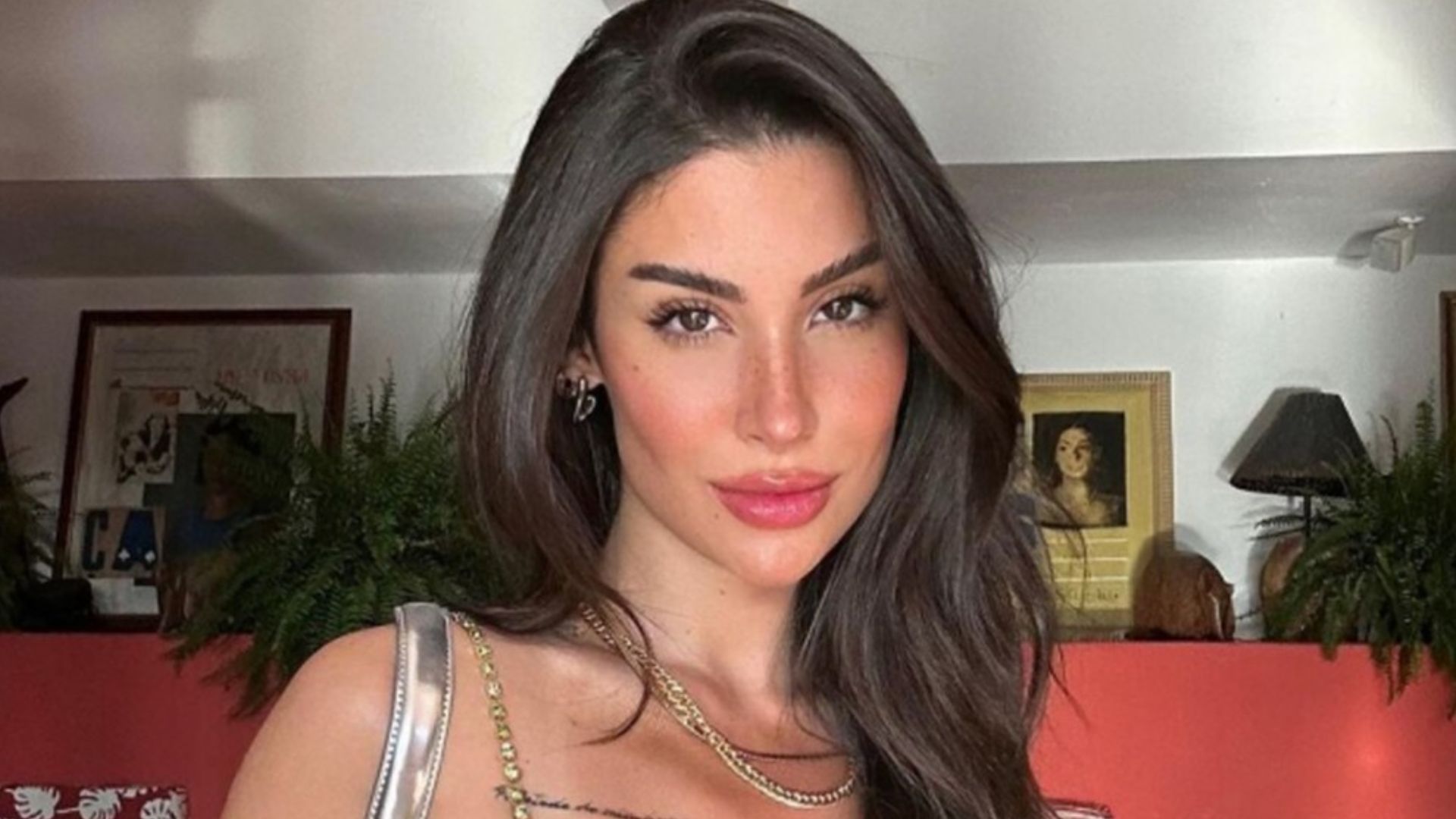 Bianca Andrade compra shampoo equivalente ao valor de uma moto e choca fãs