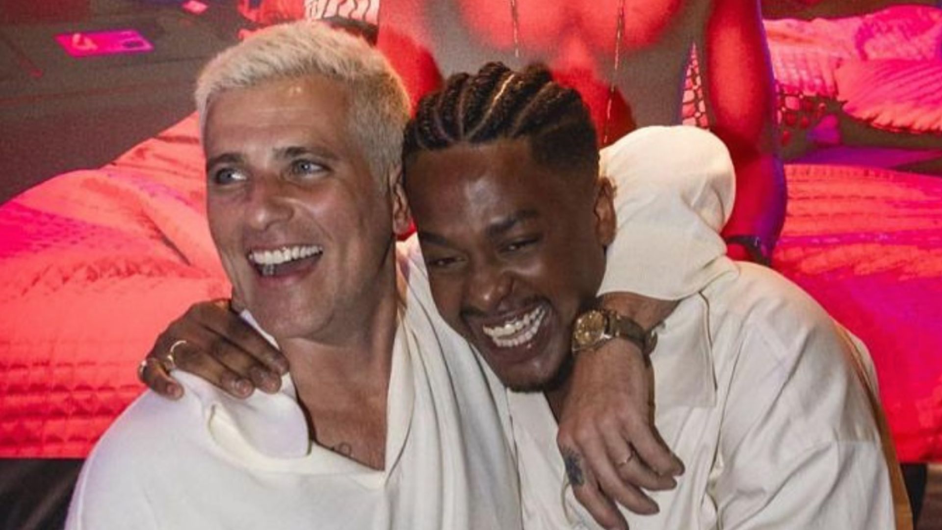 Ator elogia atitude de Bruno Gagliasso em cena: “Perguntou se podia”
