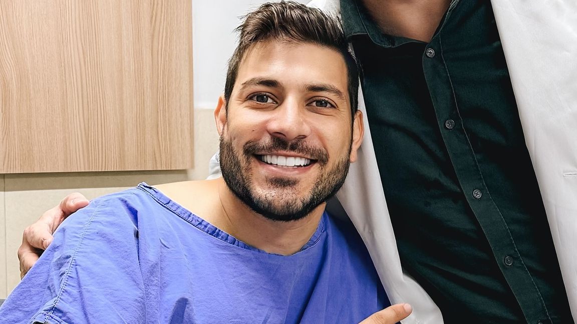 Ex-BBB Caio Afiune sofre acidente doméstico com facão e passa por cirurgia