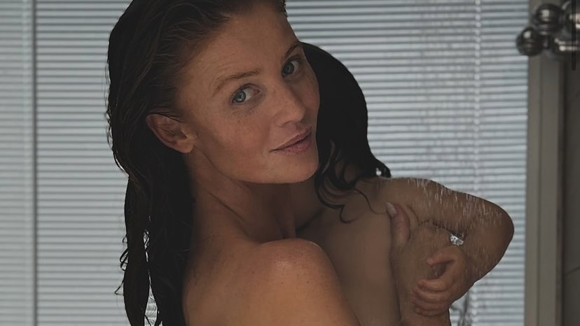 Cintia Dicker mostra mudança no corpo antes e depois da gravidez