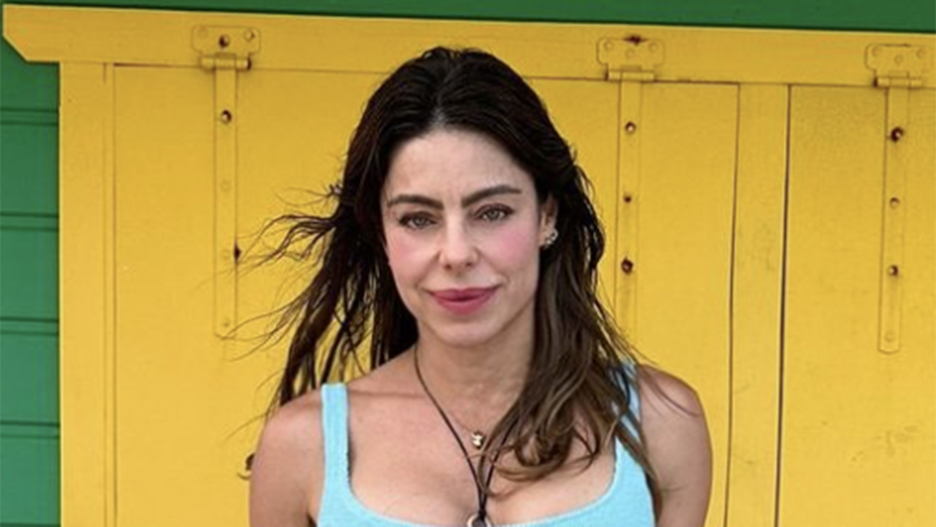 Daniella Cicarelli exibe a barriga trincada e arranca elogios dos fãs