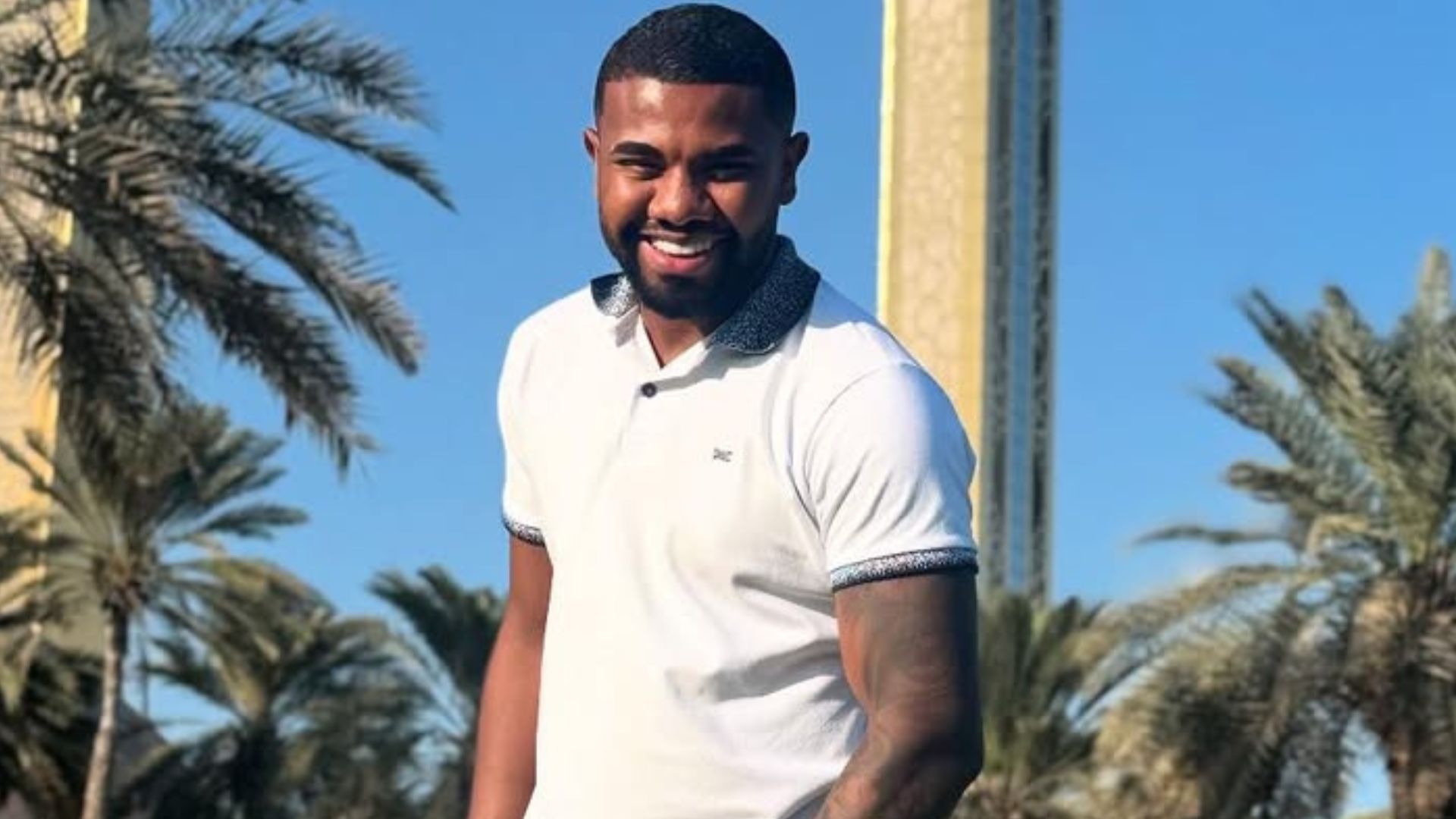 Ex-BBB Davi Brito abre álbum de fotos de viagem em Dubai