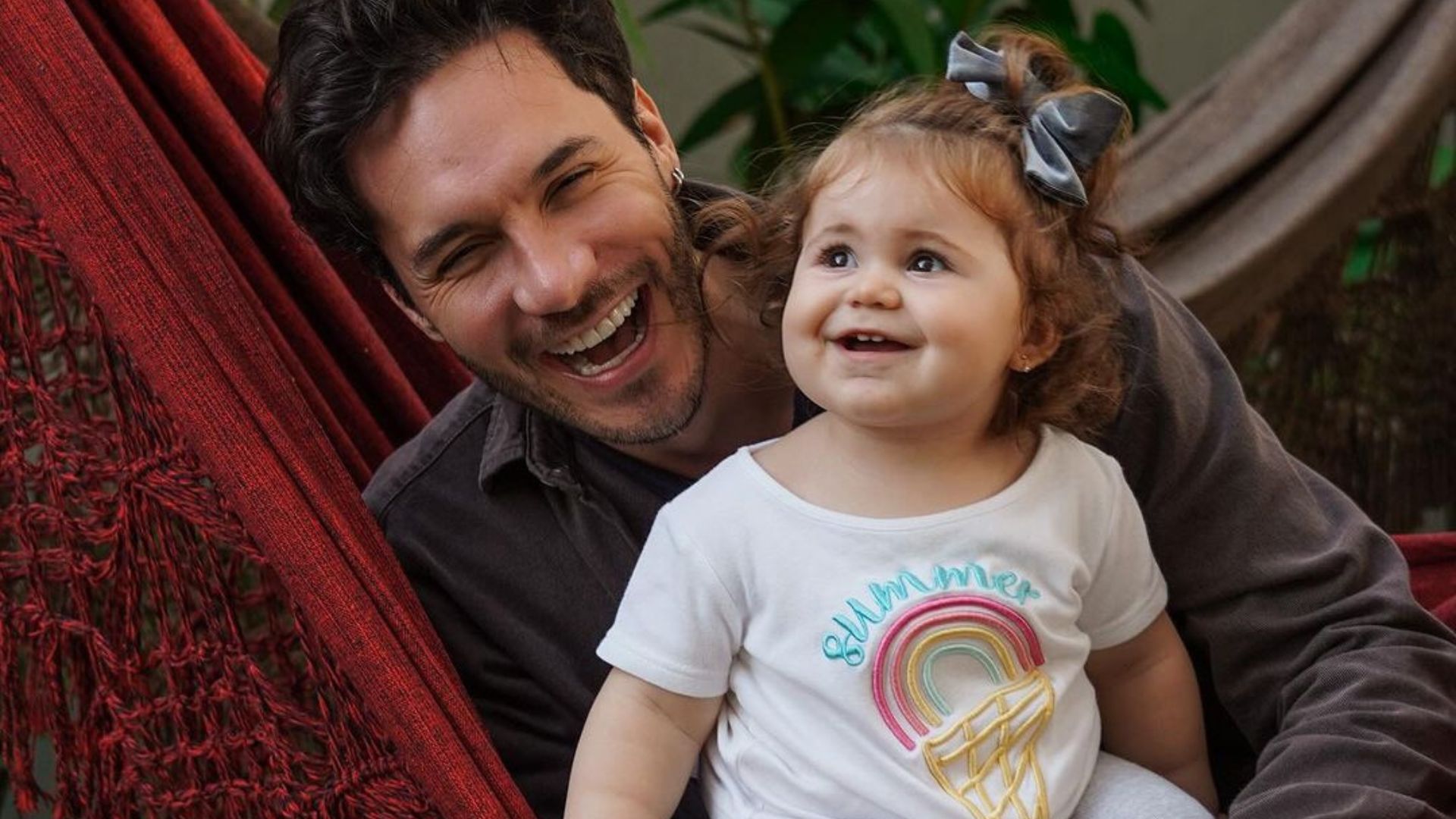 Eliezer mostra travessuras da filha Lua: ‘Vestígios’